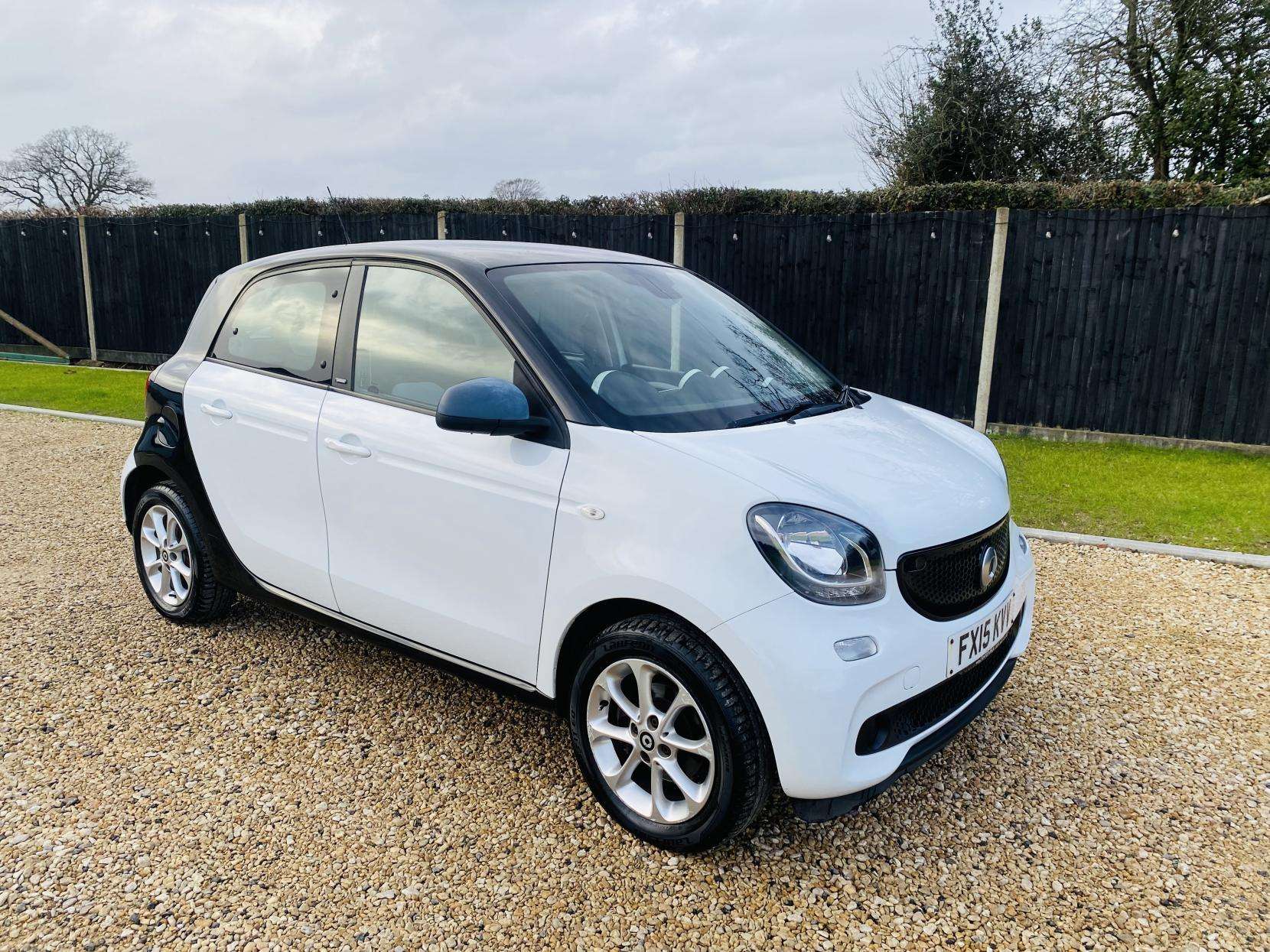 A 2015 SMART FORFOUR 1.0 Passion Hatchback 5dr Petrol Manual Euro 6 (s/s) (71 ps) A 2015 SMART FORFOUR 1.0 Passion Hatchback 5dr Petrol Manual Euro 6 (s/s) (71 ps)