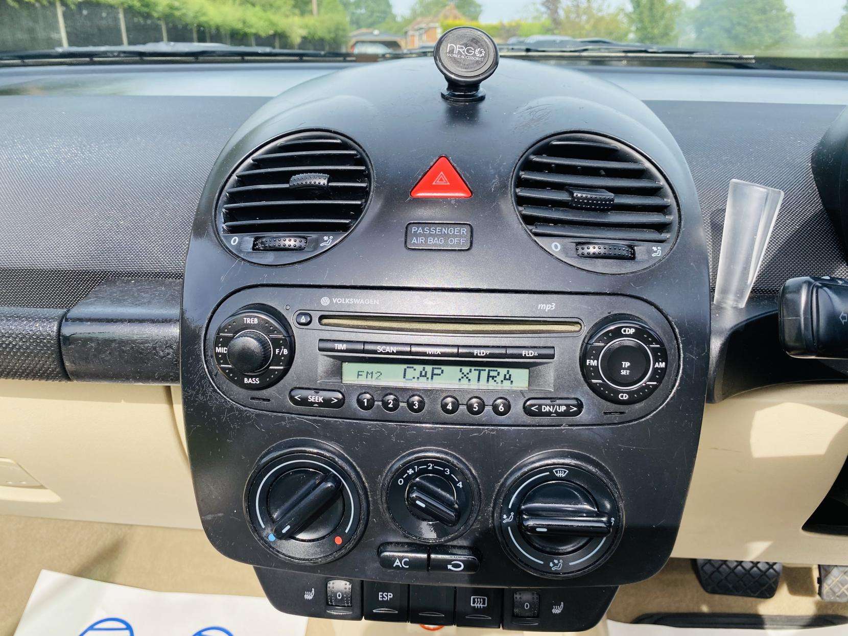 2004 VOLKSWAGEN BEETLE 2004 VOLKSWAGEN BEETLE