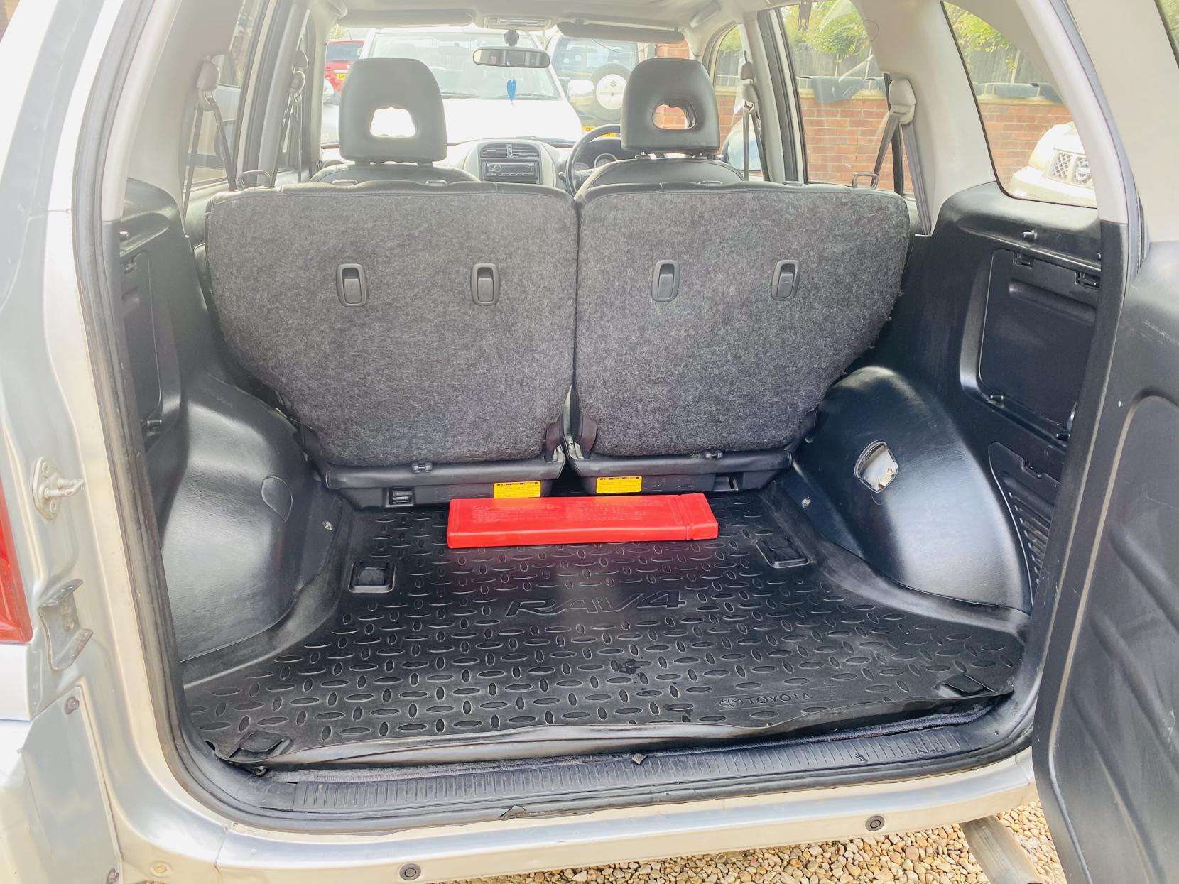 2004 TOYOTA RAV4 2004 TOYOTA RAV4