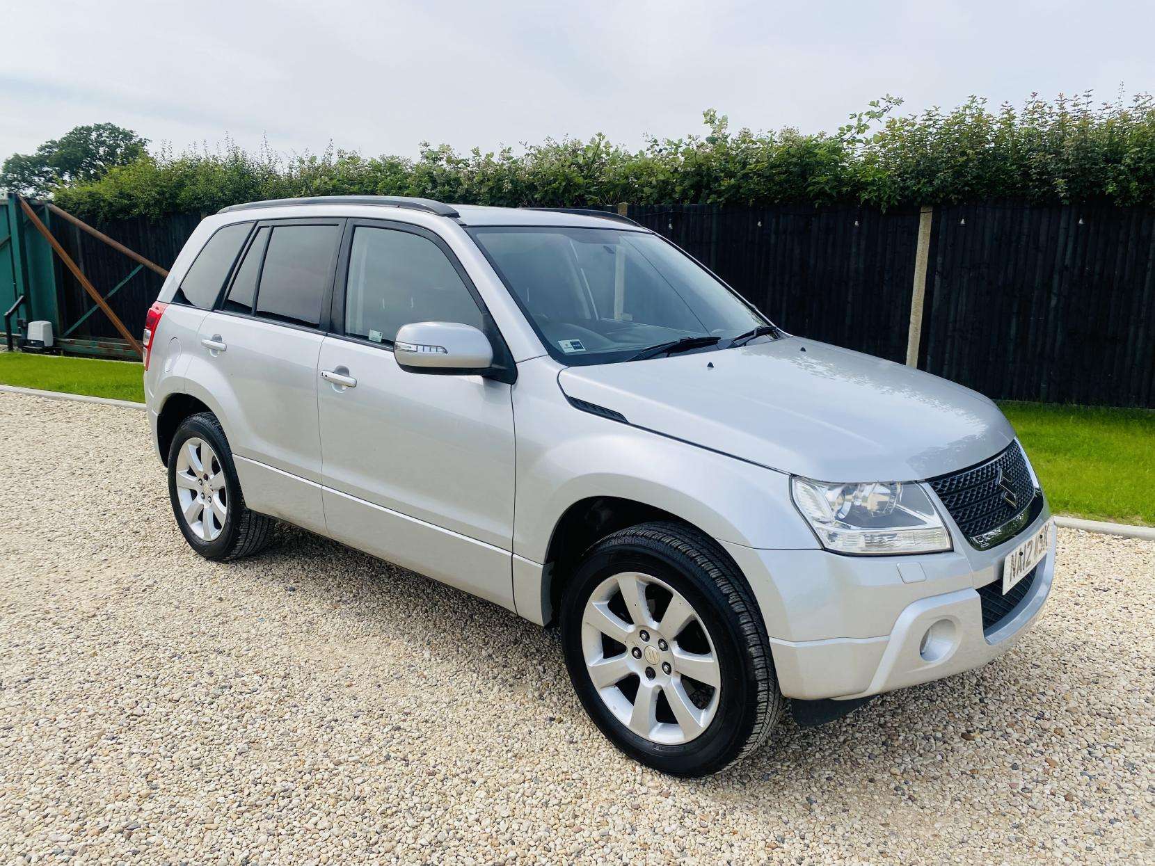 A 2012 SUZUKI GRAND VITARA 2.4 VVT SZ5 SUV 5dr Petrol Manual 4WD Euro 5 (169 ps) A 2012 SUZUKI GRAND VITARA 2.4 VVT SZ5 SUV 5dr Petrol Manual 4WD Euro 5 (169 ps)