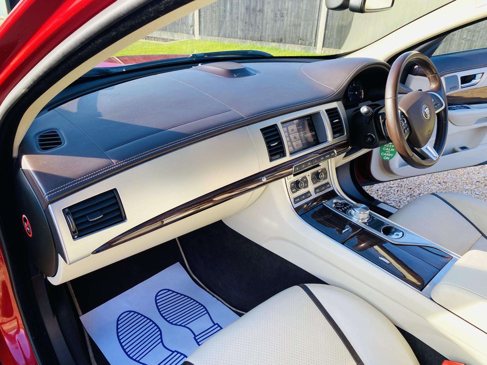 2015 JAGUAR XF 2015 JAGUAR XF