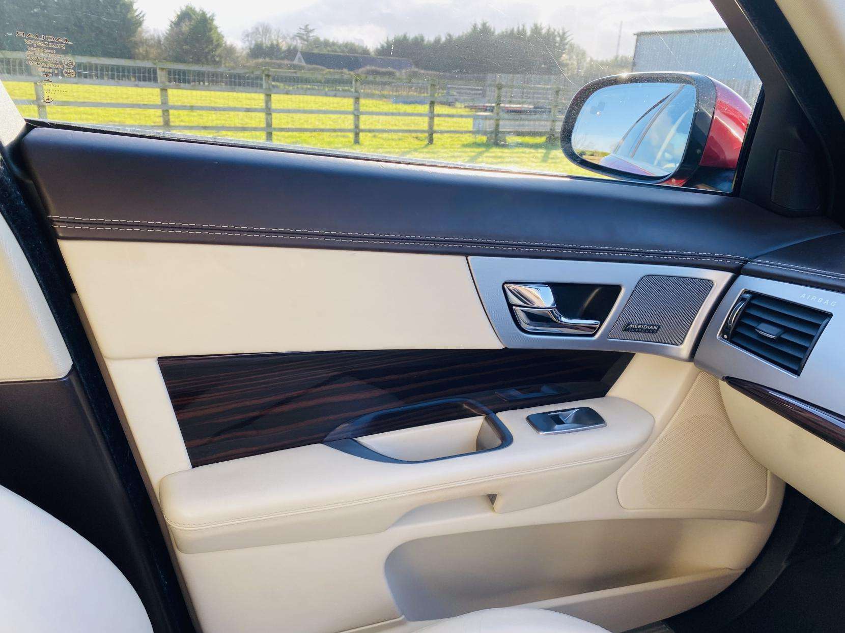 2015 JAGUAR XF 2015 JAGUAR XF