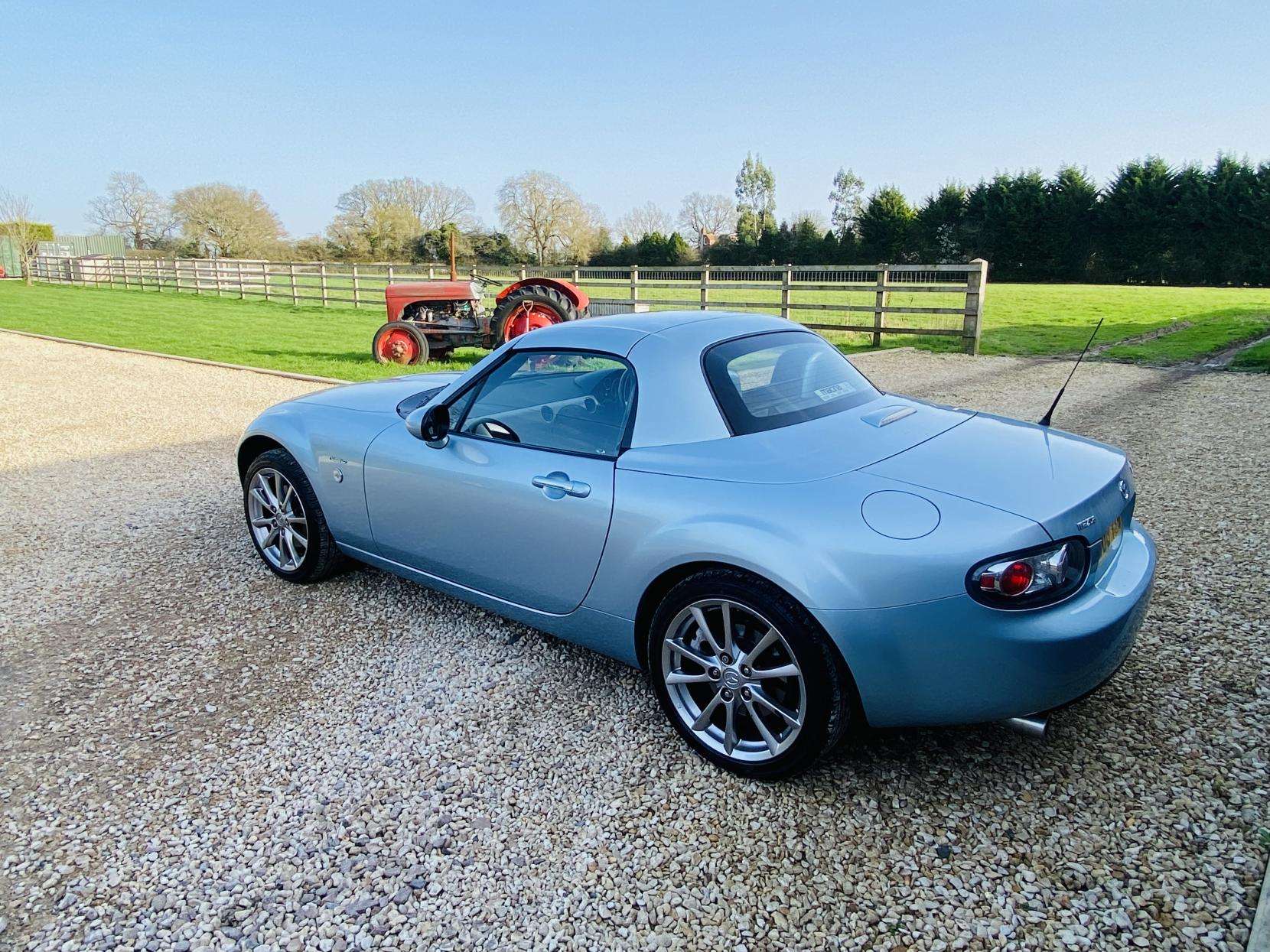 A 2008 MAZDA MX-5 2.0i Niseko Roadster 2dr Petrol Manual Euro 4 (160 ps) A 2008 MAZDA MX-5 2.0i Niseko Roadster 2dr Petrol Manual Euro 4 (160 ps)