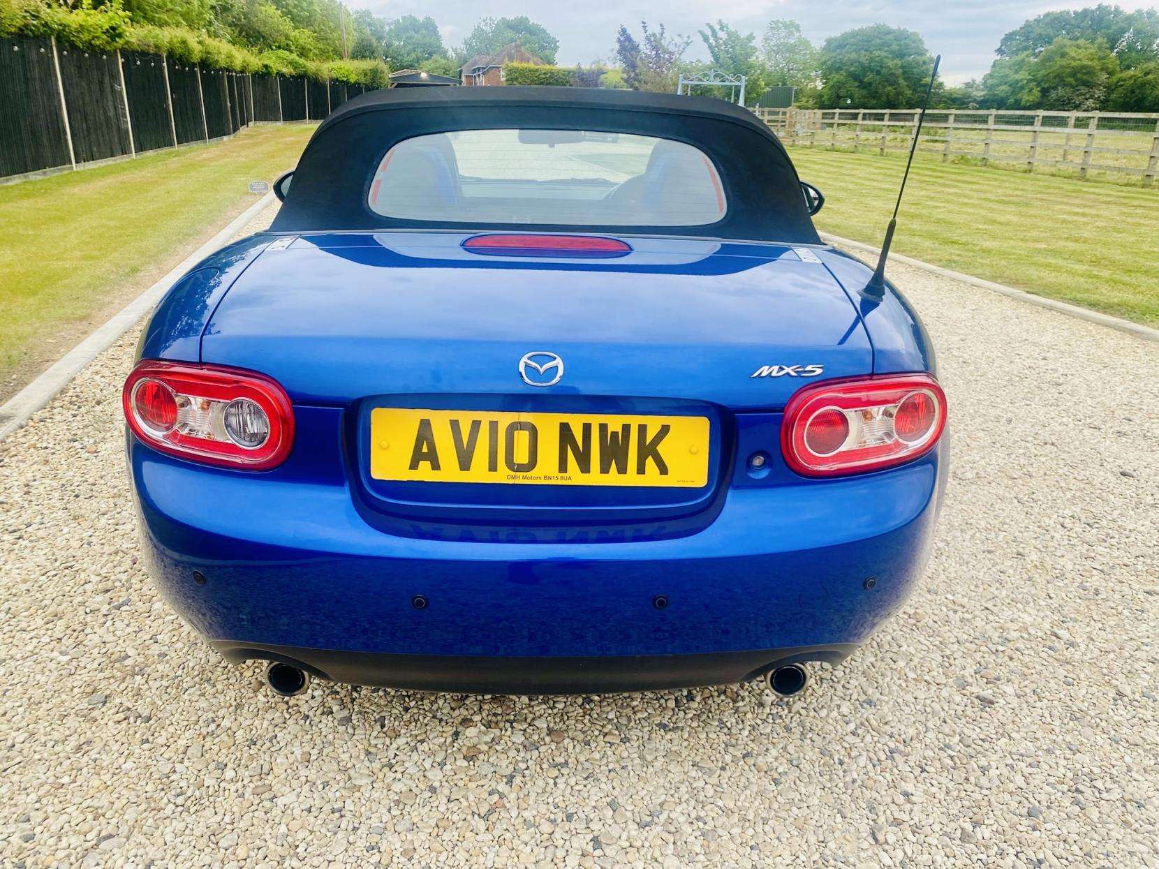2010 MAZDA MX-5 2010 MAZDA MX-5
