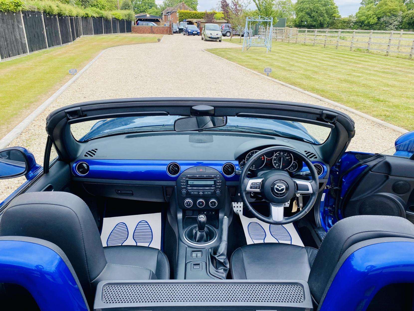 2010 MAZDA MX-5 2010 MAZDA MX-5
