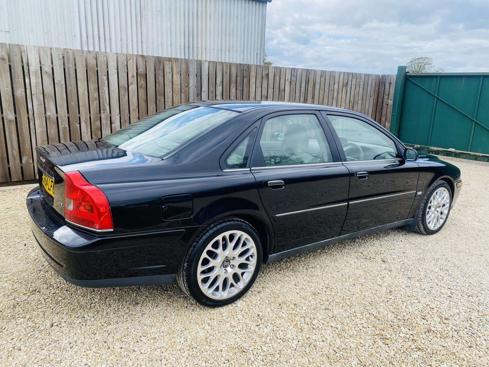 A 2005 VOLVO S80 2.9 T6 SE Saloon 4dr Petrol Geartronic (259 g/km, 272 bhp) A 2005 VOLVO S80 2.9 T6 SE Saloon 4dr Petrol Geartronic (259 g/km, 272 bhp)