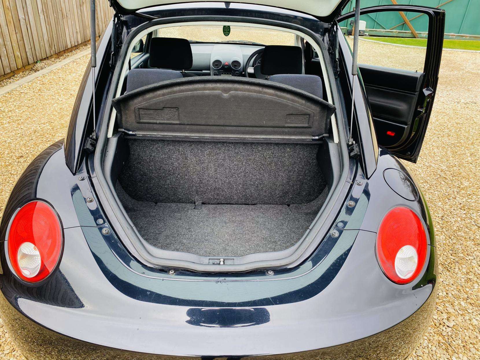 2011 VOLKSWAGEN BEETLE 2011 VOLKSWAGEN BEETLE