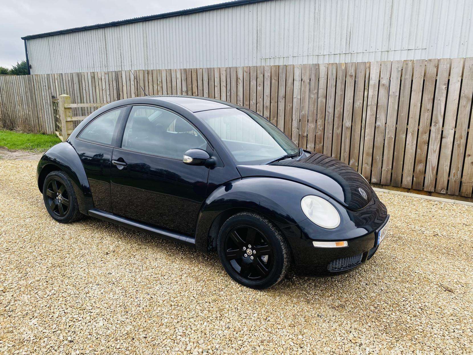 A 2011 VOLKSWAGEN BEETLE 1.6 Hatchback 3dr Petrol Manual Euro 4 (102 ps) A 2011 VOLKSWAGEN BEETLE 1.6 Hatchback 3dr Petrol Manual Euro 4 (102 ps)