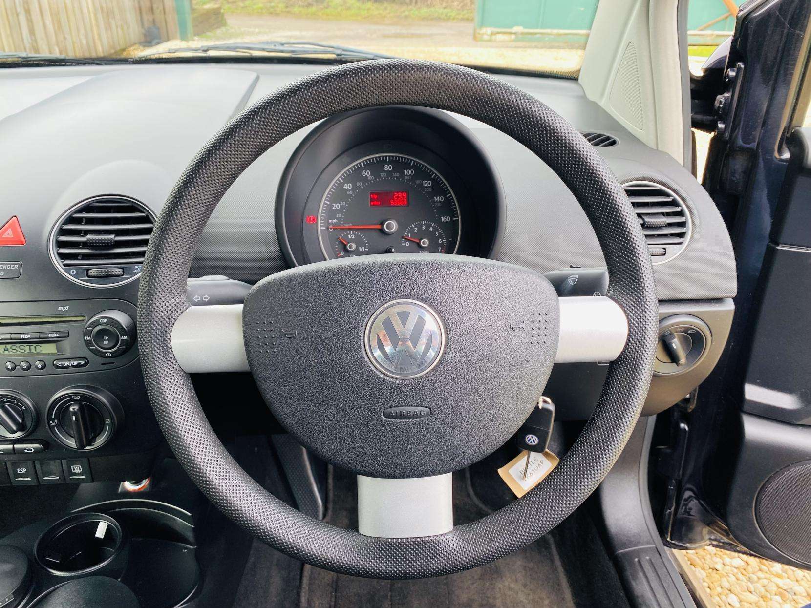 2011 VOLKSWAGEN BEETLE 2011 VOLKSWAGEN BEETLE