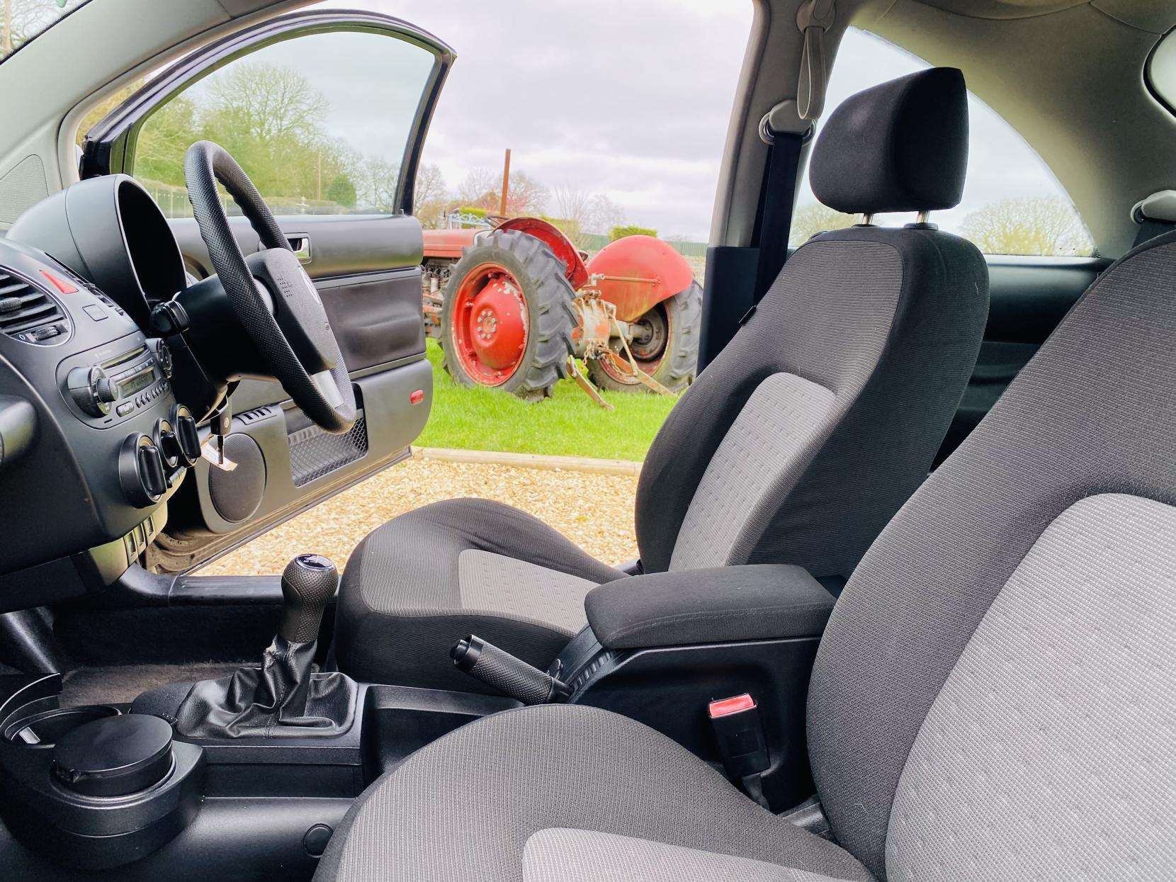 2011 VOLKSWAGEN BEETLE 2011 VOLKSWAGEN BEETLE