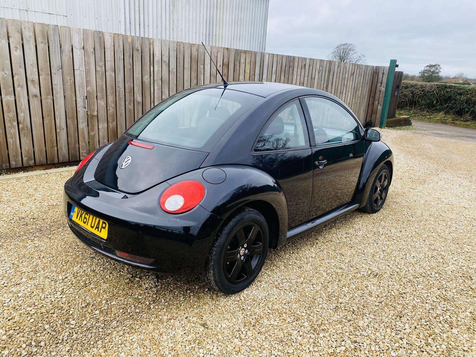 A 2011 VOLKSWAGEN BEETLE 1.6 Hatchback 3dr Petrol Manual Euro 4 (102 ps) A 2011 VOLKSWAGEN BEETLE 1.6 Hatchback 3dr Petrol Manual Euro 4 (102 ps)