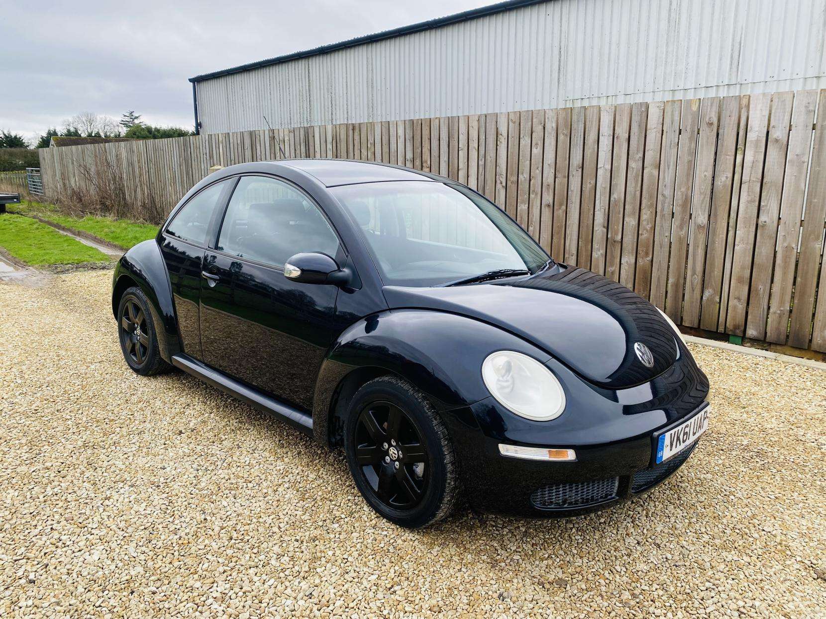 A 2011 VOLKSWAGEN BEETLE 1.6 Hatchback 3dr Petrol Manual Euro 4 (102 ps) A 2011 VOLKSWAGEN BEETLE 1.6 Hatchback 3dr Petrol Manual Euro 4 (102 ps)