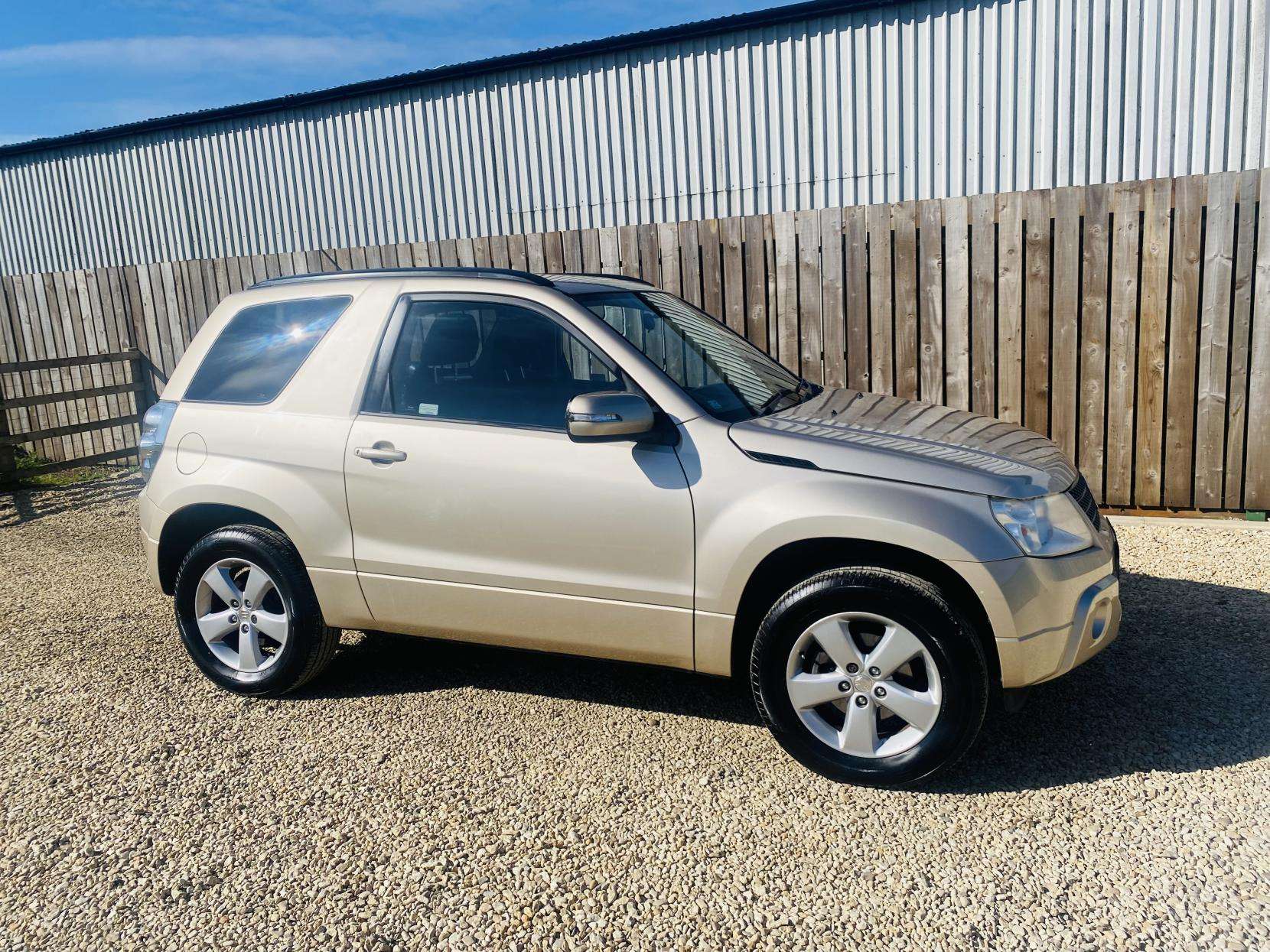 A 2009 SUZUKI GRAND VITARA 2.4 VVT SZ4 SUV 3dr Petrol Manual 4WD Euro 4 (166 ps) A 2009 SUZUKI GRAND VITARA 2.4 VVT SZ4 SUV 3dr Petrol Manual 4WD Euro 4 (166 ps)