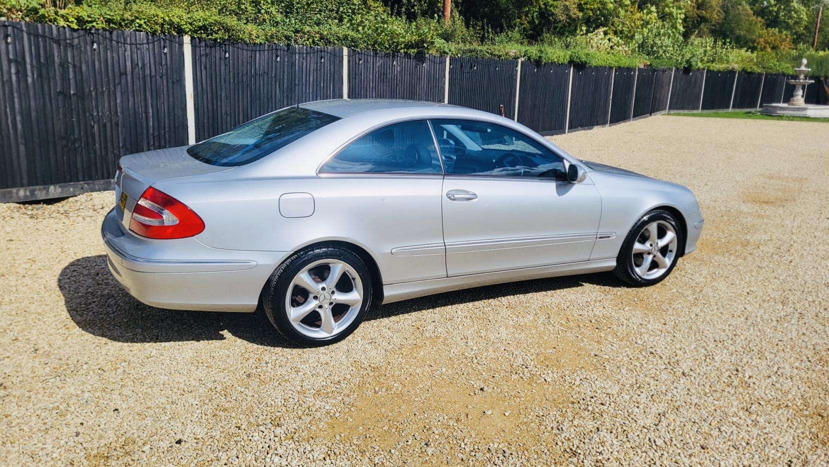 A 2005 MERCEDES-BENZ CLK 2.6 CLK240 Avantgarde Coupe 2dr Petrol Automatic (250 g/km, 170 bhp) A 2005 MERCEDES-BENZ CLK 2.6 CLK240 Avantgarde Coupe 2dr Petrol Automatic (250 g/km, 170 bhp)