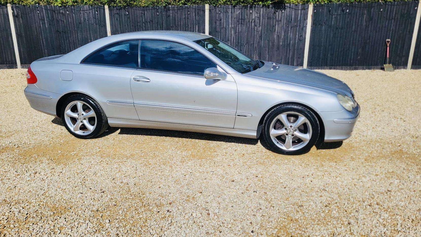 A 2005 MERCEDES-BENZ CLK 2.6 CLK240 Avantgarde Coupe 2dr Petrol Automatic (250 g/km, 170 bhp) A 2005 MERCEDES-BENZ CLK 2.6 CLK240 Avantgarde Coupe 2dr Petrol Automatic (250 g/km, 170 bhp)