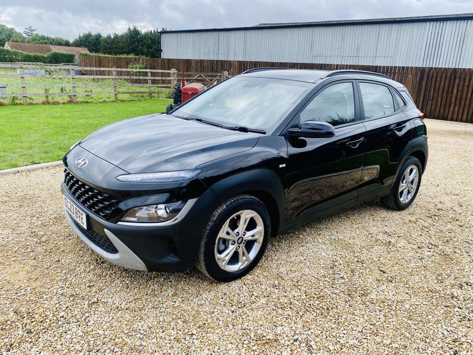 A 2023 HYUNDAI KONA 1.0 T-GDi MHEV SE Connect SUV 5dr Petrol Hybrid Manual Euro 6 (s/s) (120 ps) A 2023 HYUNDAI KONA 1.0 T-GDi MHEV SE Connect SUV 5dr Petrol Hybrid Manual Euro 6 (s/s) (120 ps)