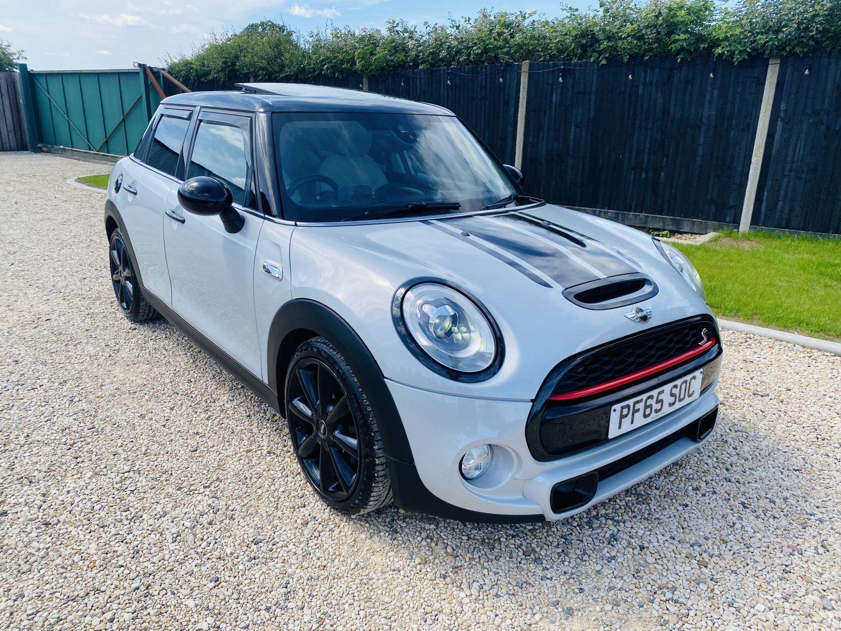 A 2015 MINI HATCH 2.0 Cooper SD Hatchback 5dr Diesel Auto 6Spd Euro 6 (s/s) (170 ps) A 2015 MINI HATCH 2.0 Cooper SD Hatchback 5dr Diesel Auto 6Spd Euro 6 (s/s) (170 ps)