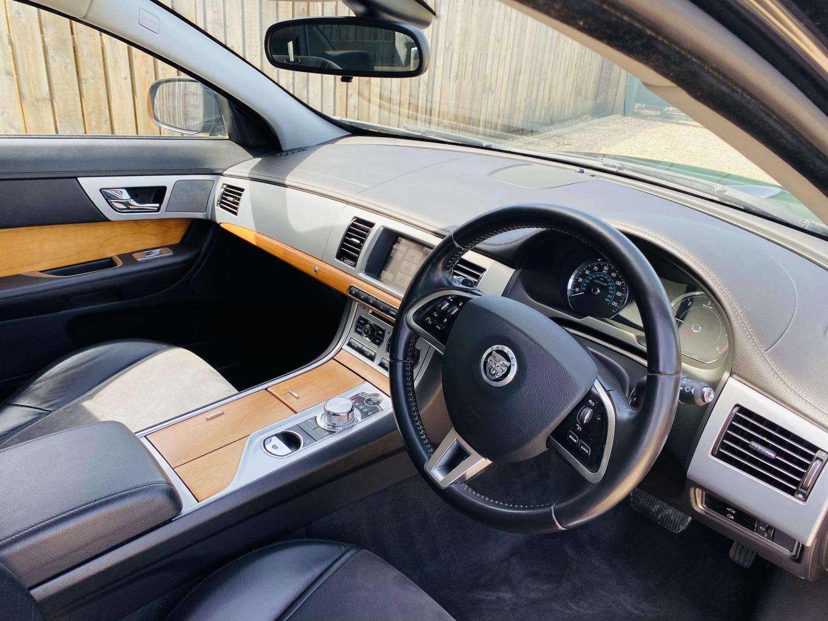 2012 JAGUAR XF 2012 JAGUAR XF