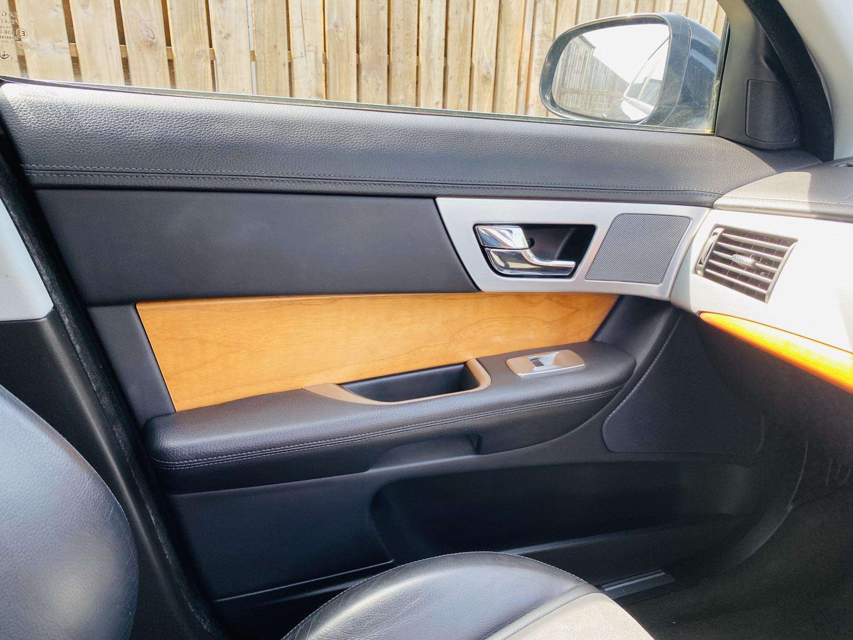 2012 JAGUAR XF 2012 JAGUAR XF