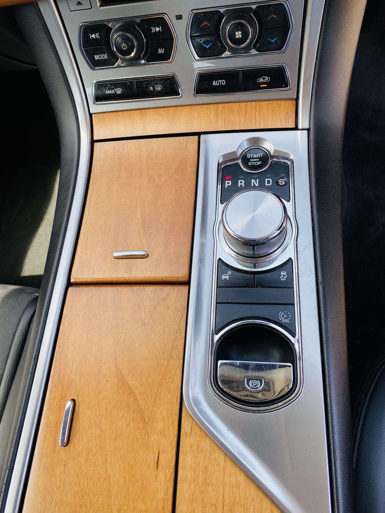 2012 JAGUAR XF 2012 JAGUAR XF