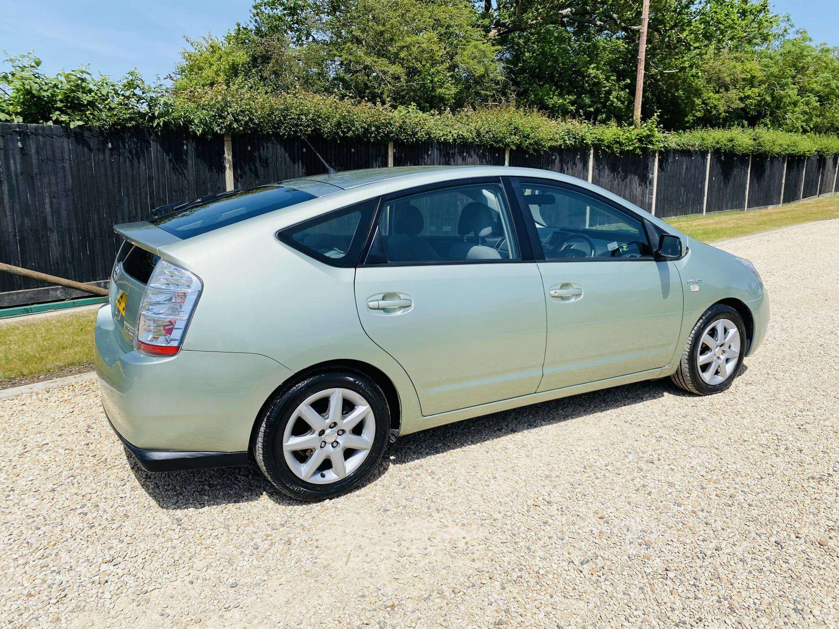 A 2007 TOYOTA PRIUS 1.5 T Spirit Hatchback 5dr Petrol Hybrid CVT (104 g/km, 76 bhp) A 2007 TOYOTA PRIUS 1.5 T Spirit Hatchback 5dr Petrol Hybrid CVT (104 g/km, 76 bhp)