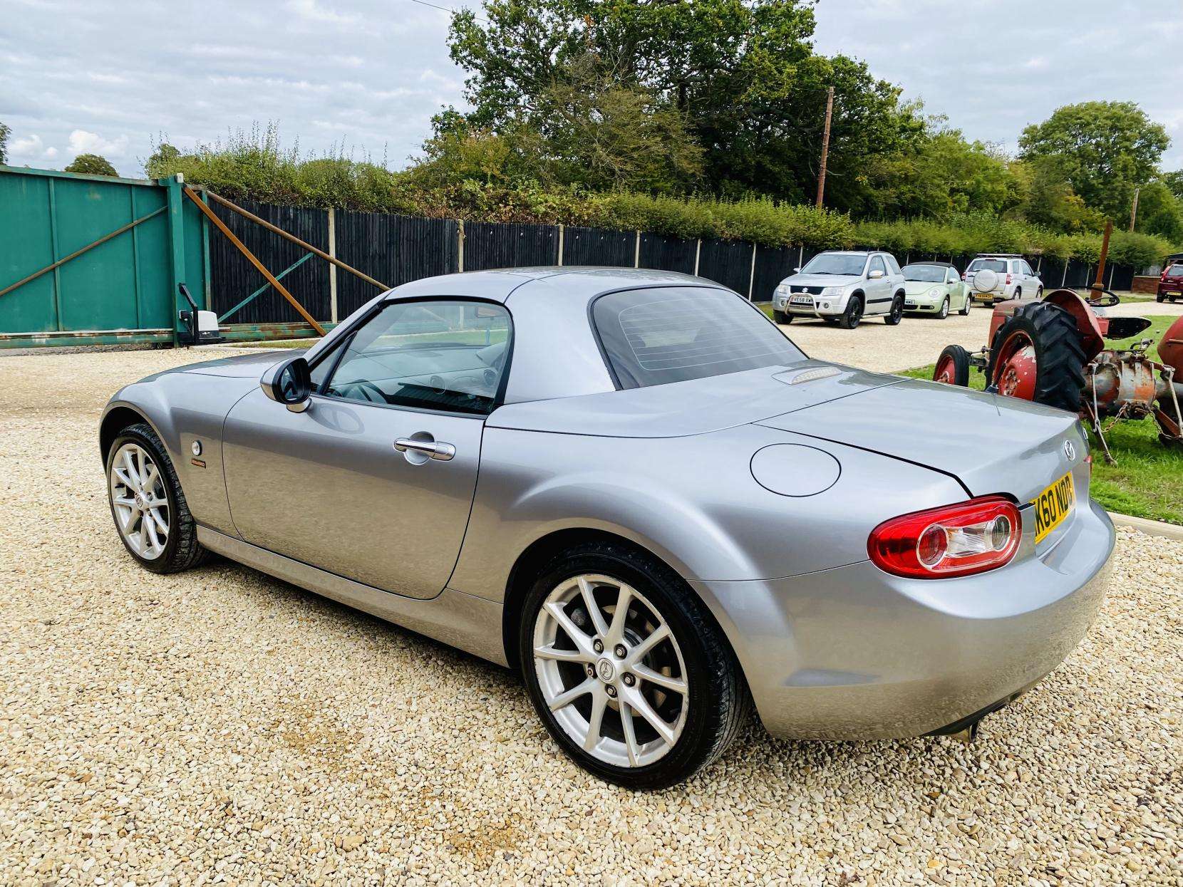 2010 MAZDA MX-5 2010 MAZDA MX-5