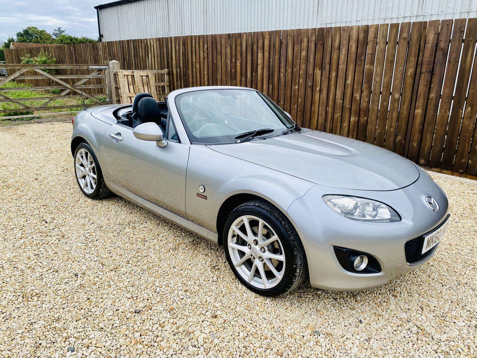 A 2010 MAZDA MX-5 2.0i Miyako Roadster 2dr Petrol Manual Euro 4 (160 ps) A 2010 MAZDA MX-5 2.0i Miyako Roadster 2dr Petrol Manual Euro 4 (160 ps)