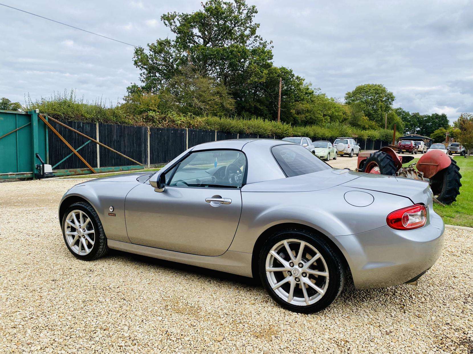 2010 MAZDA MX-5 2010 MAZDA MX-5