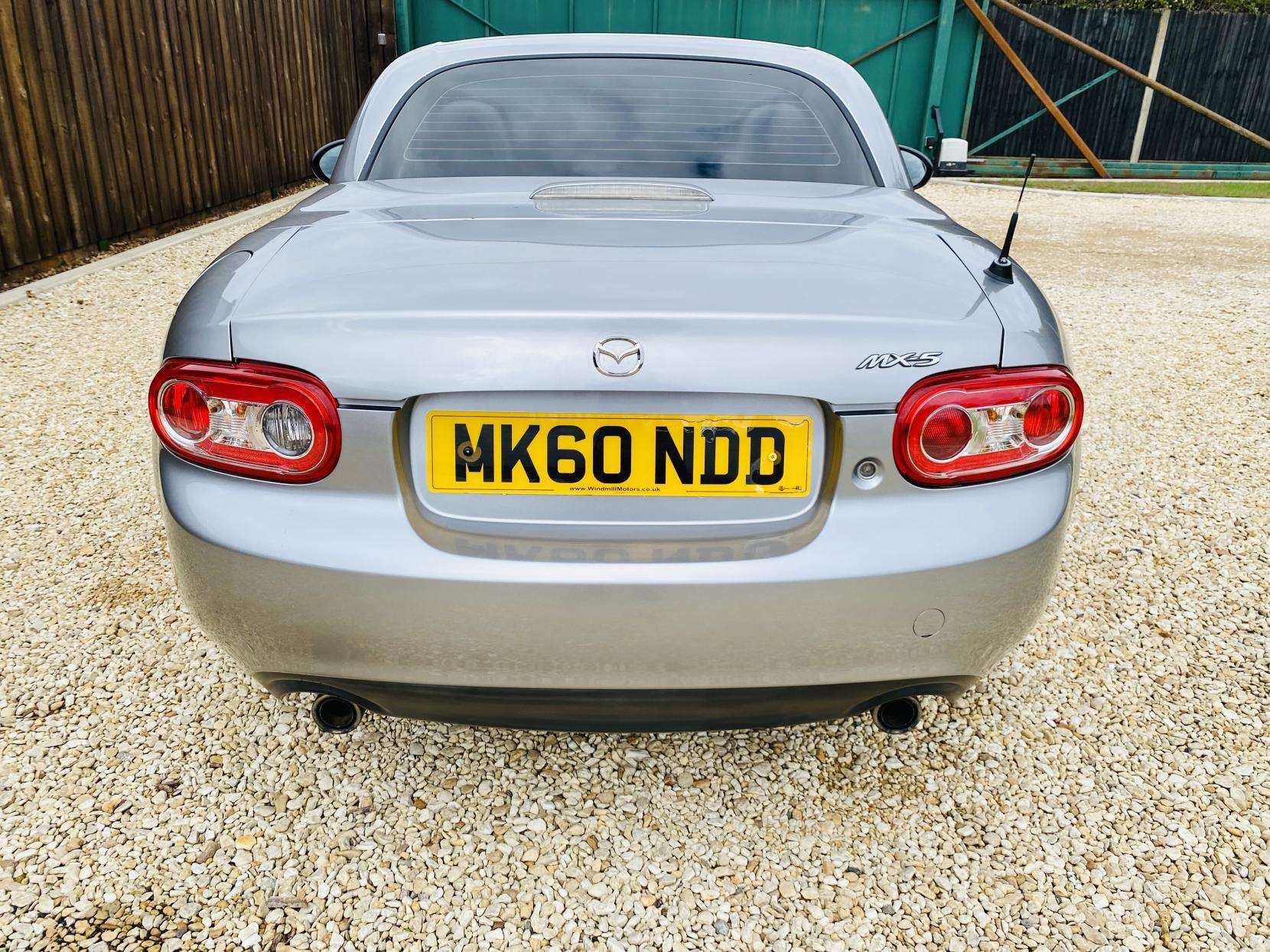 2010 MAZDA MX-5 2010 MAZDA MX-5