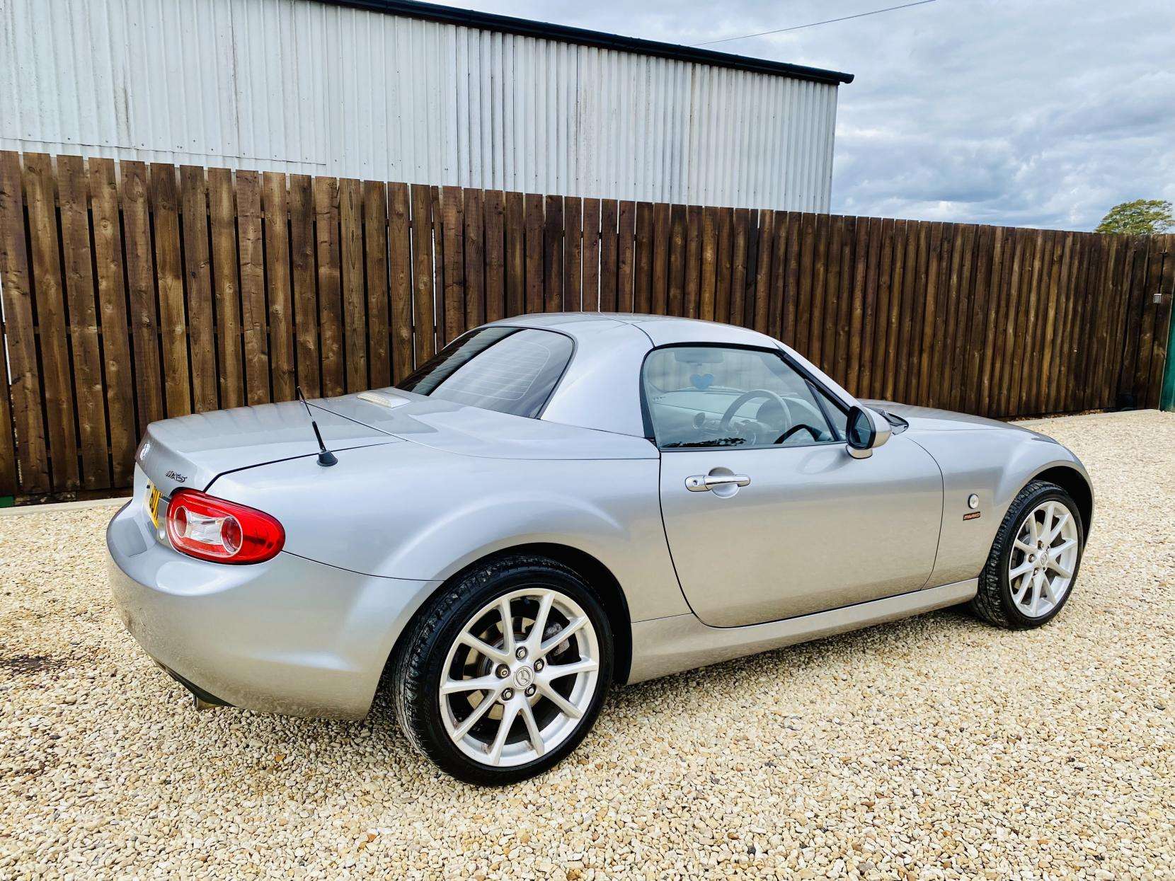 2010 MAZDA MX-5 2010 MAZDA MX-5