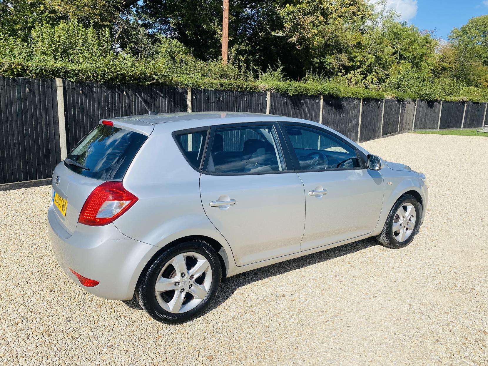 2010 KIA CEED 2010 KIA CEED