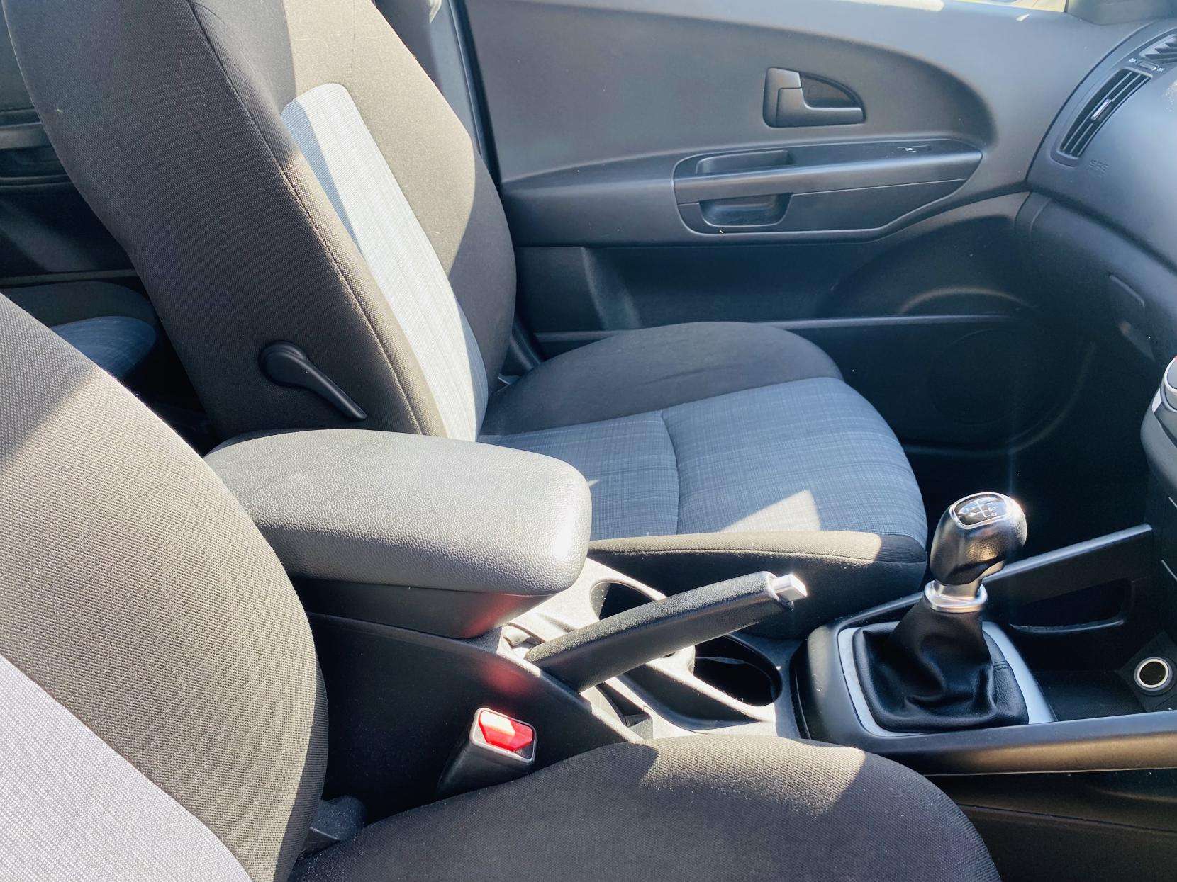 2010 KIA CEED 2010 KIA CEED