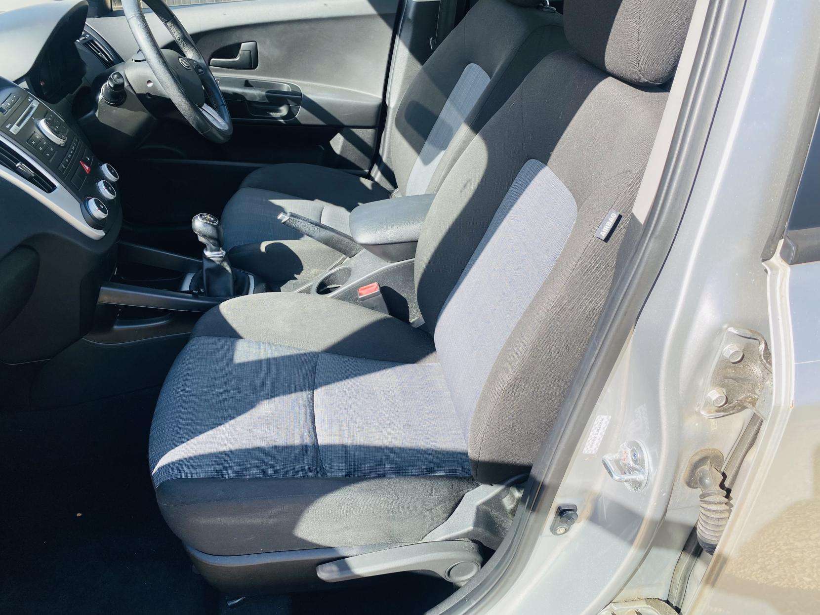 2010 KIA CEED 2010 KIA CEED