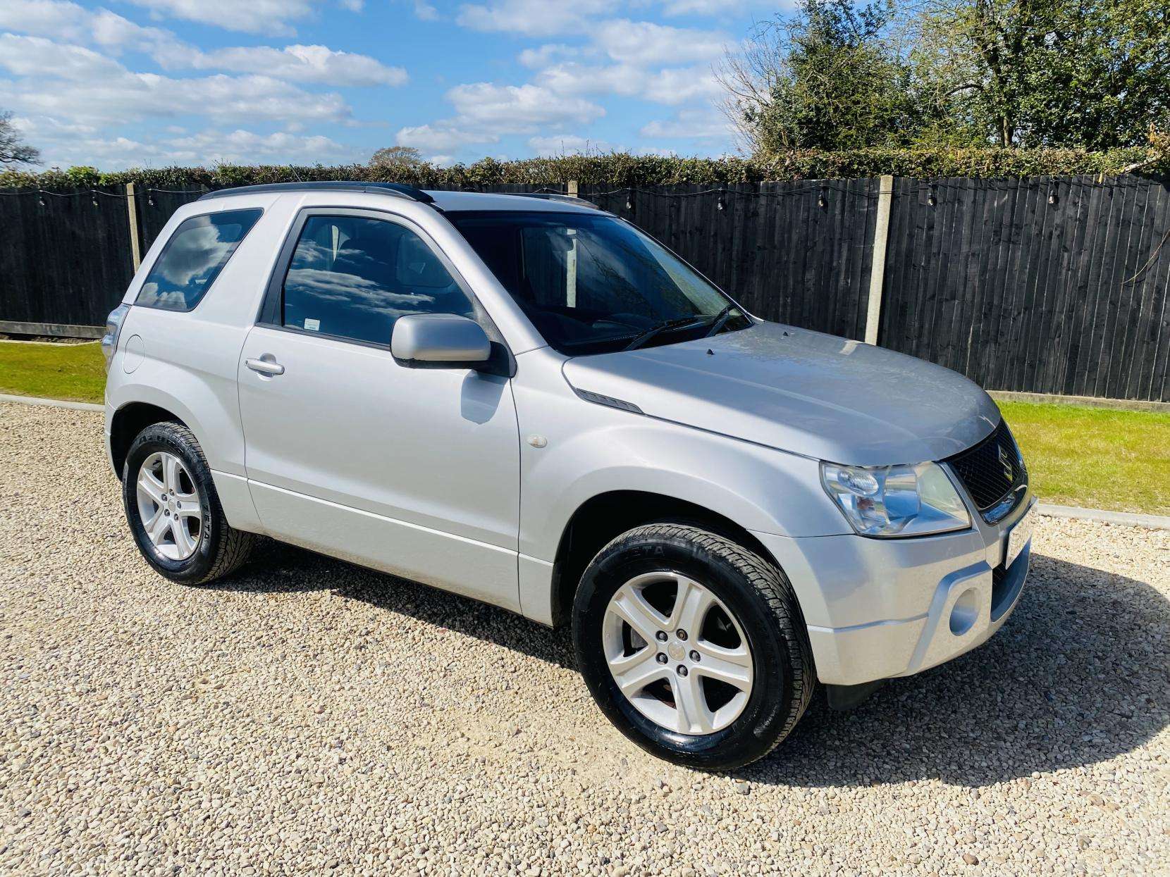 A 2008 SUZUKI GRAND VITARA 1.6 VVT + SUV 3dr Petrol Manual 4WD Euro 4 (106 ps) A 2008 SUZUKI GRAND VITARA 1.6 VVT + SUV 3dr Petrol Manual 4WD Euro 4 (106 ps)