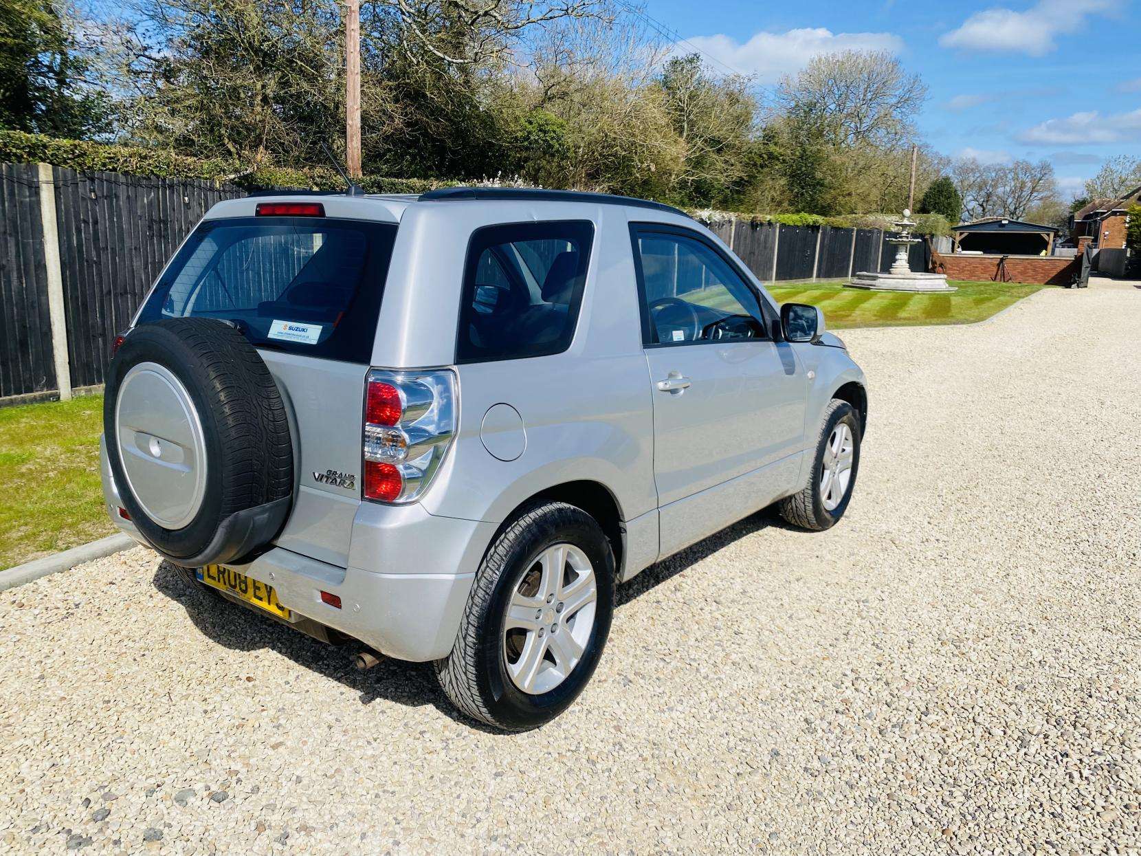 A 2008 SUZUKI GRAND VITARA 1.6 VVT + SUV 3dr Petrol Manual 4WD Euro 4 (106 ps) A 2008 SUZUKI GRAND VITARA 1.6 VVT + SUV 3dr Petrol Manual 4WD Euro 4 (106 ps)