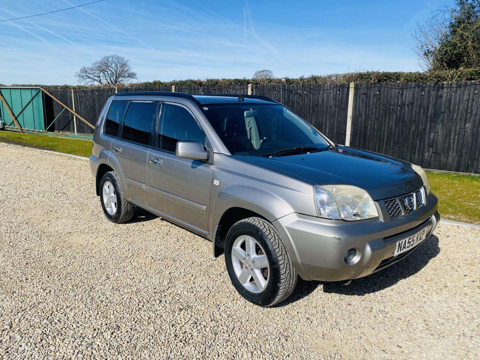 A 2005 NISSAN X-TRAIL 2.5i SVE SUV 5dr Petrol Automatic (231 g/km, 165 bhp) A 2005 NISSAN X-TRAIL 2.5i SVE SUV 5dr Petrol Automatic (231 g/km, 165 bhp)