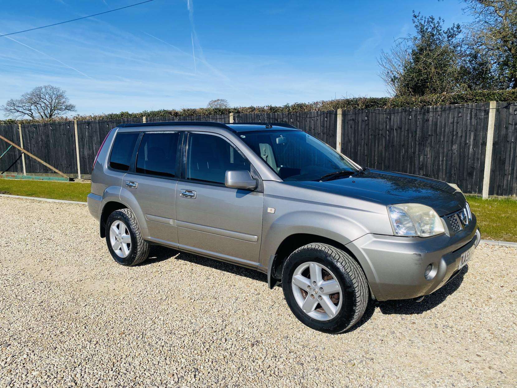 A 2005 NISSAN X-TRAIL 2.5i SVE SUV 5dr Petrol Automatic (231 g/km, 165 bhp) A 2005 NISSAN X-TRAIL 2.5i SVE SUV 5dr Petrol Automatic (231 g/km, 165 bhp)