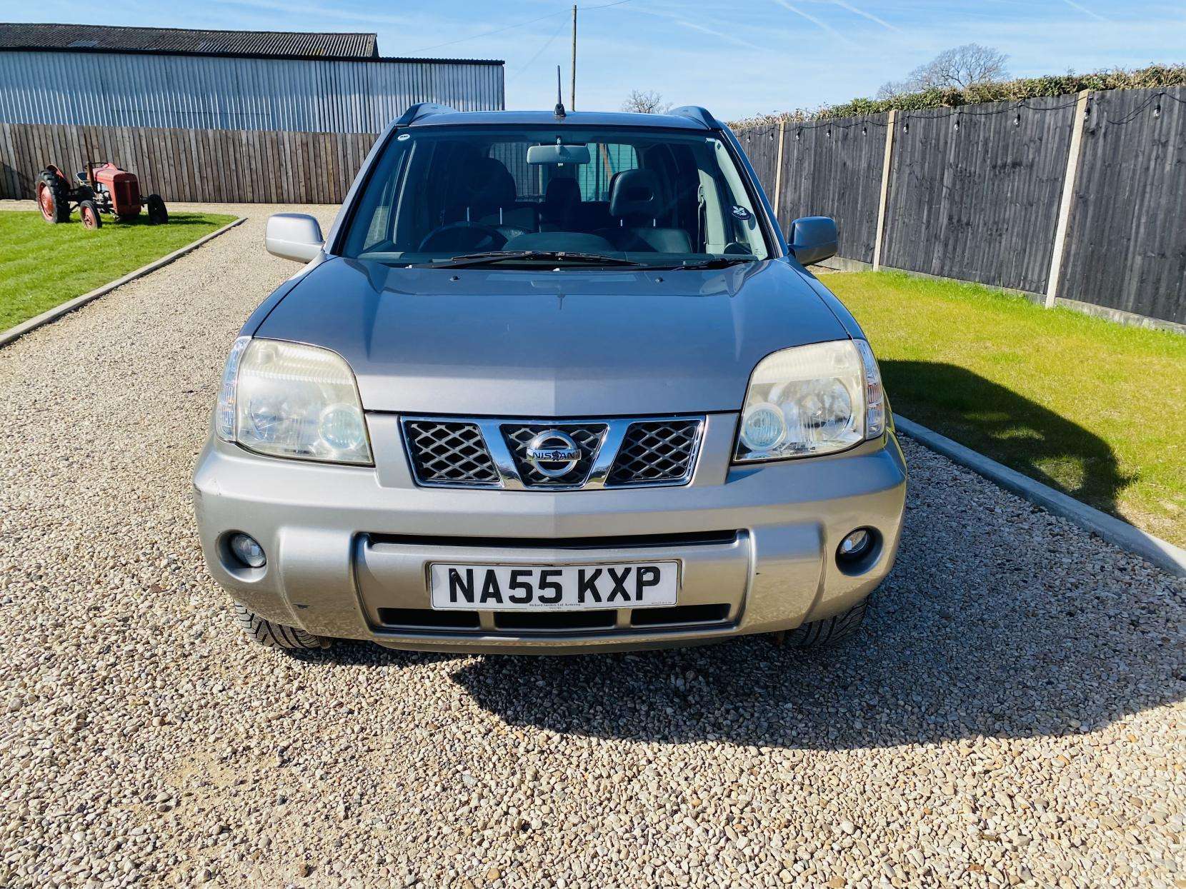 A 2005 NISSAN X-TRAIL 2.5i SVE SUV 5dr Petrol Automatic (231 g/km, 165 bhp) A 2005 NISSAN X-TRAIL 2.5i SVE SUV 5dr Petrol Automatic (231 g/km, 165 bhp)