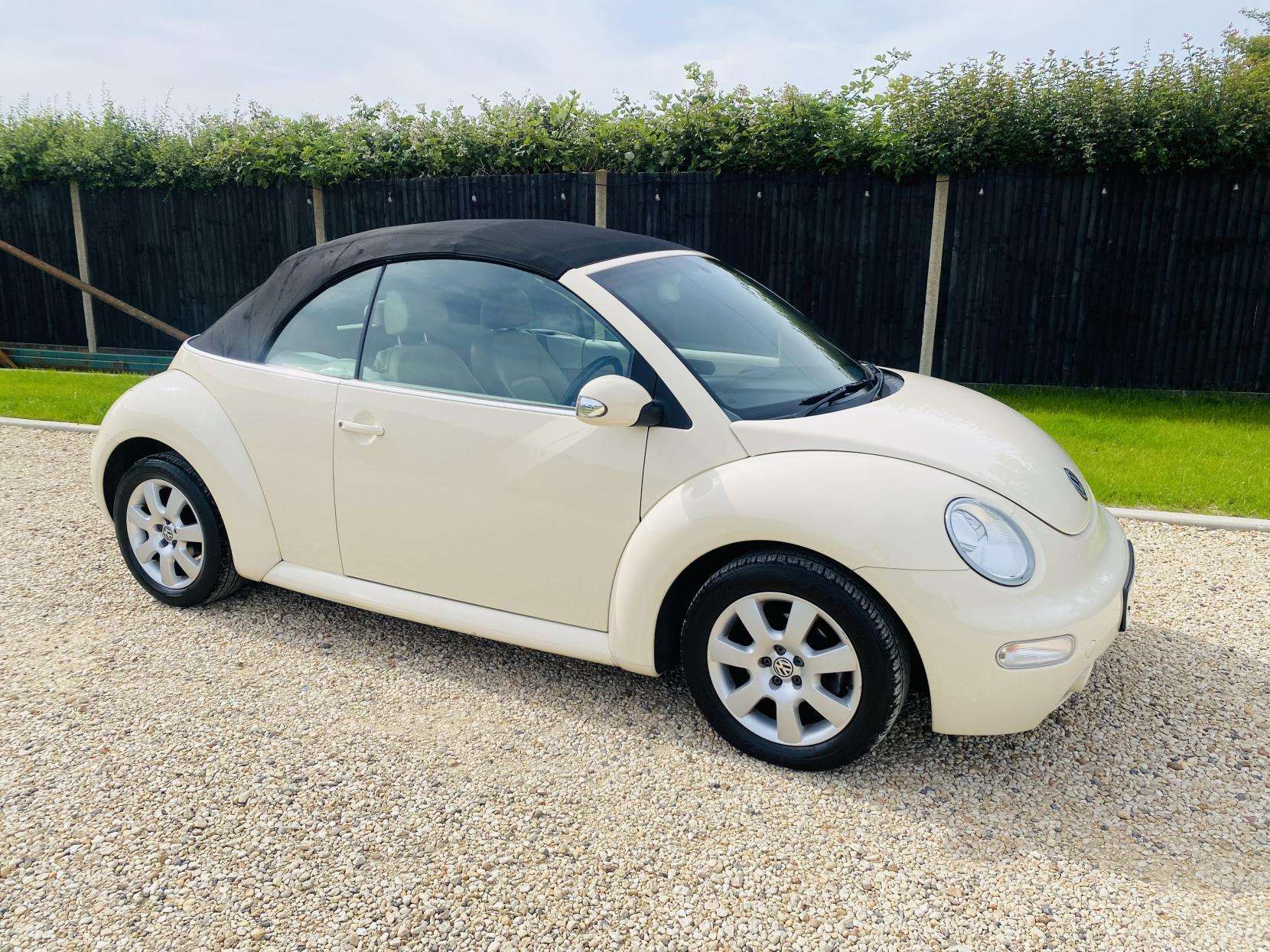 A 2004 VOLKSWAGEN BEETLE 2.0 S Cabriolet 2dr Petrol Auto Euro 4 (115 ps) A 2004 VOLKSWAGEN BEETLE 2.0 S Cabriolet 2dr Petrol Auto Euro 4 (115 ps)