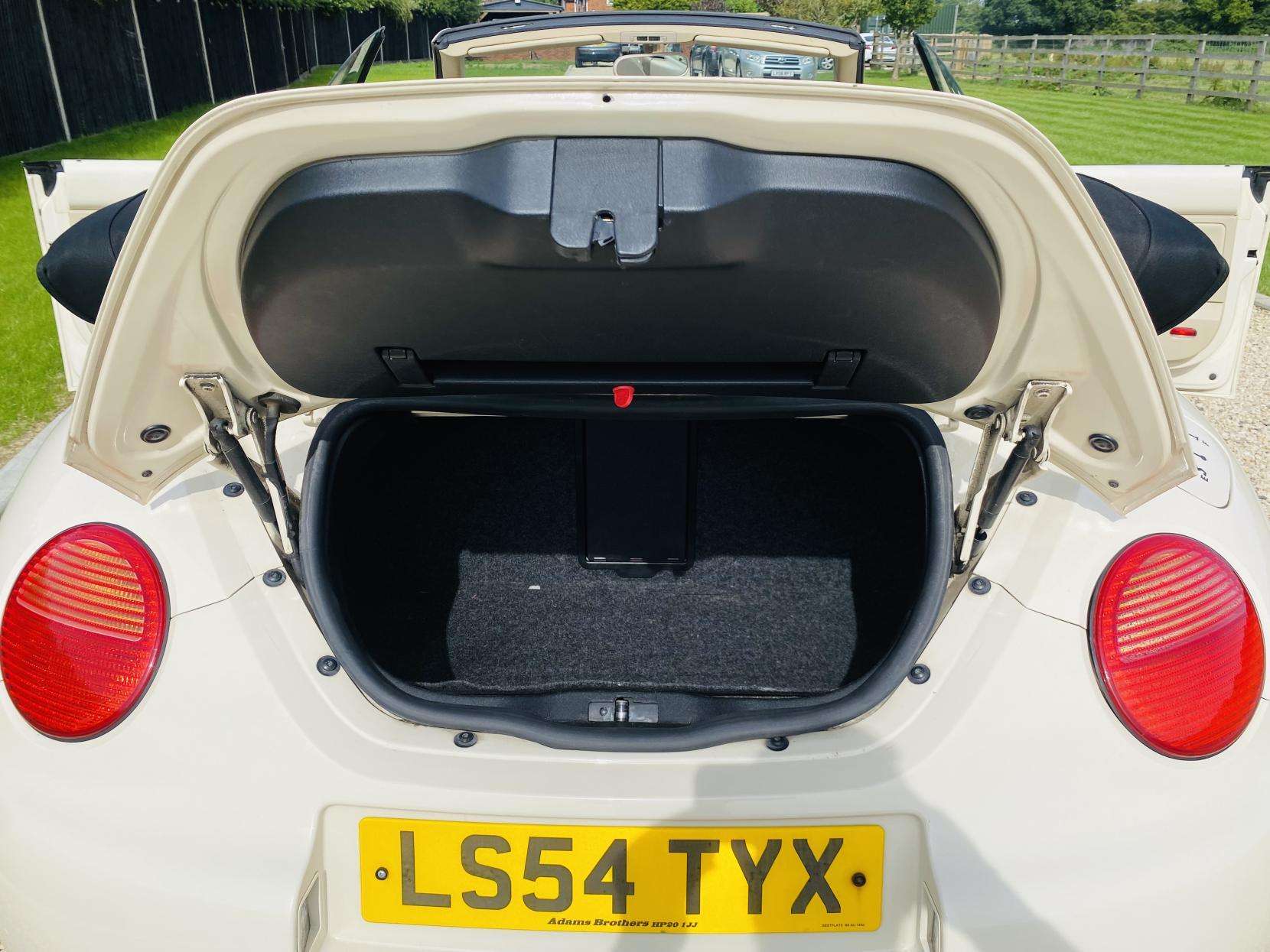 2004 VOLKSWAGEN BEETLE 2004 VOLKSWAGEN BEETLE