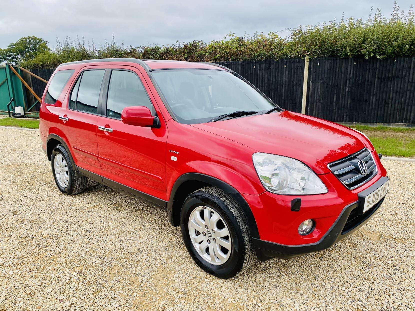 A 2006 HONDA CR-V 2.0 i-VTEC Sport SUV 5dr Petrol Automatic (220 g/km, 150 bhp) A 2006 HONDA CR-V 2.0 i-VTEC Sport SUV 5dr Petrol Automatic (220 g/km, 150 bhp)
