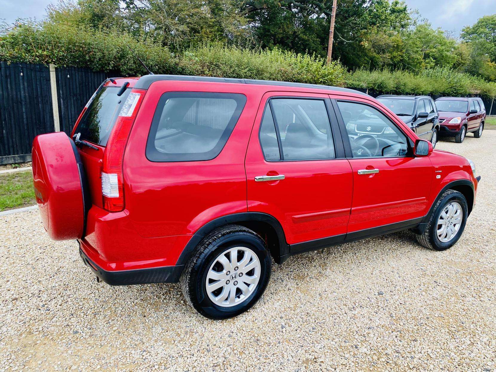 A 2006 HONDA CR-V 2.0 i-VTEC Sport SUV 5dr Petrol Automatic (220 g/km, 150 bhp) A 2006 HONDA CR-V 2.0 i-VTEC Sport SUV 5dr Petrol Automatic (220 g/km, 150 bhp)
