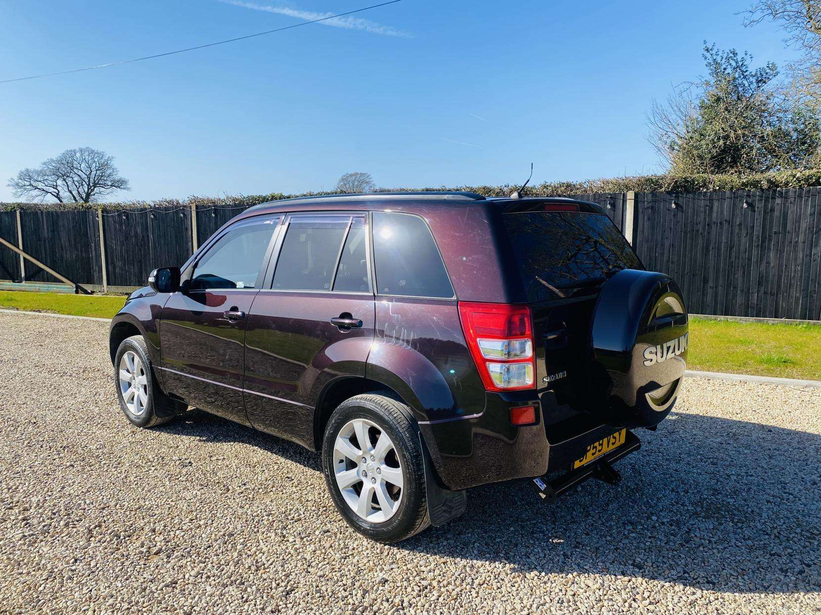 A 2009 SUZUKI GRAND VITARA 2.4 VVT SZ5 SUV 5dr Petrol Auto 4WD Euro 4 (169 ps) A 2009 SUZUKI GRAND VITARA 2.4 VVT SZ5 SUV 5dr Petrol Auto 4WD Euro 4 (169 ps)