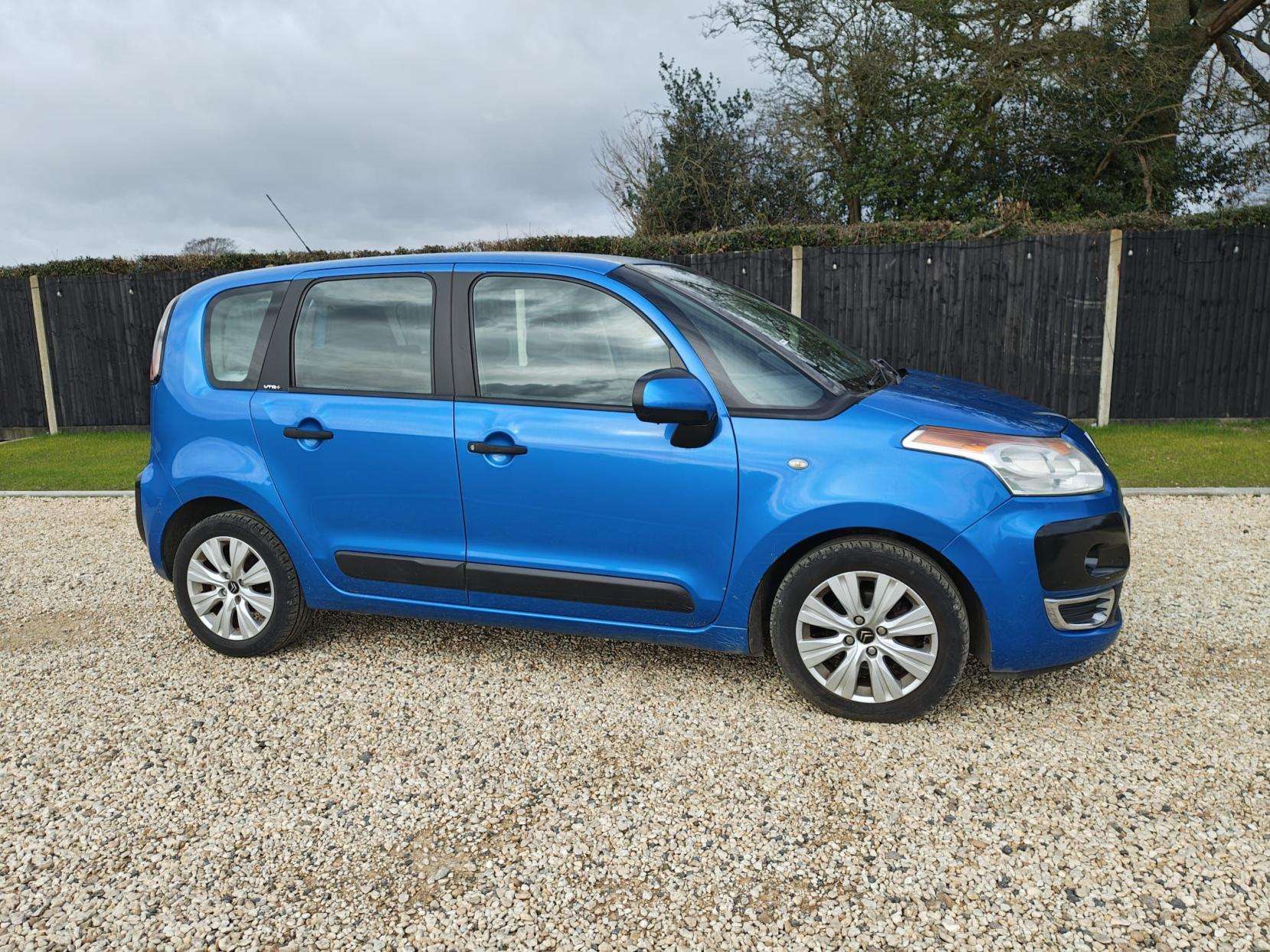 A 2011 CITROEN C3 PICASSO 1.4 VTi 16V VTR+ MPV 5dr Petrol Manual Euro 5 (95 ps) A 2011 CITROEN C3 PICASSO 1.4 VTi 16V VTR+ MPV 5dr Petrol Manual Euro 5 (95 ps)