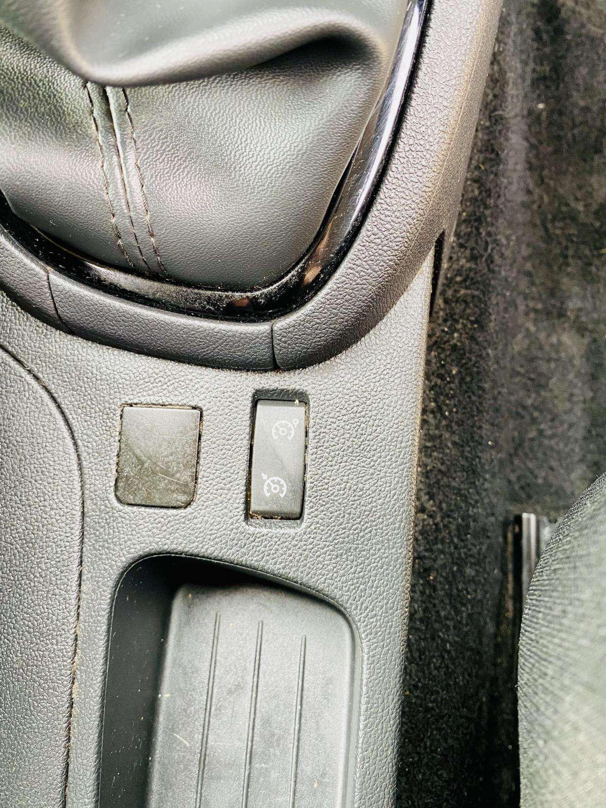 2018 RENAULT CLIO 2018 RENAULT CLIO