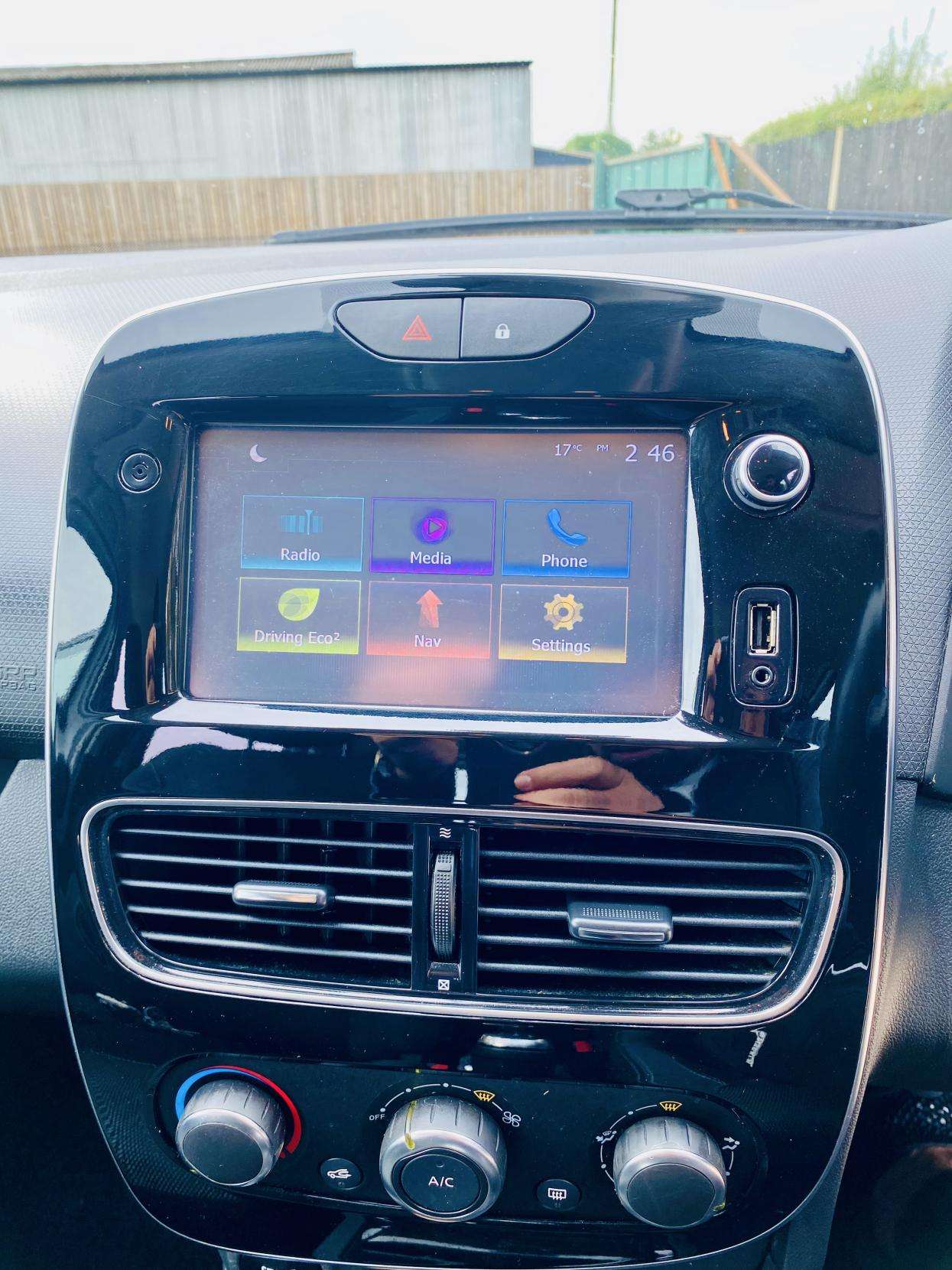 2018 RENAULT CLIO 2018 RENAULT CLIO