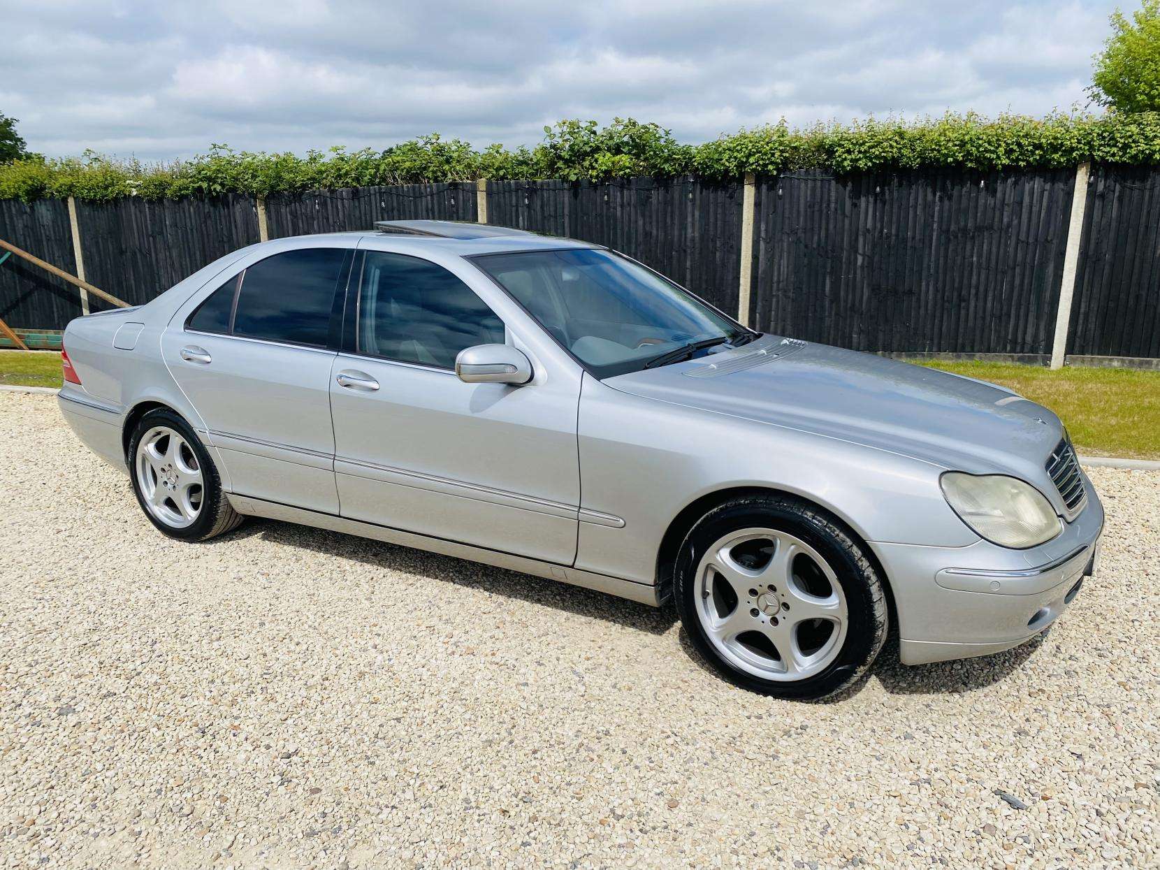 A 2002 MERCEDES-BENZ S CLASS 3.2 S320 Saloon 4dr Petrol Automatic (276 g/km, 221 bhp) A 2002 MERCEDES-BENZ S CLASS 3.2 S320 Saloon 4dr Petrol Automatic (276 g/km, 221 bhp)