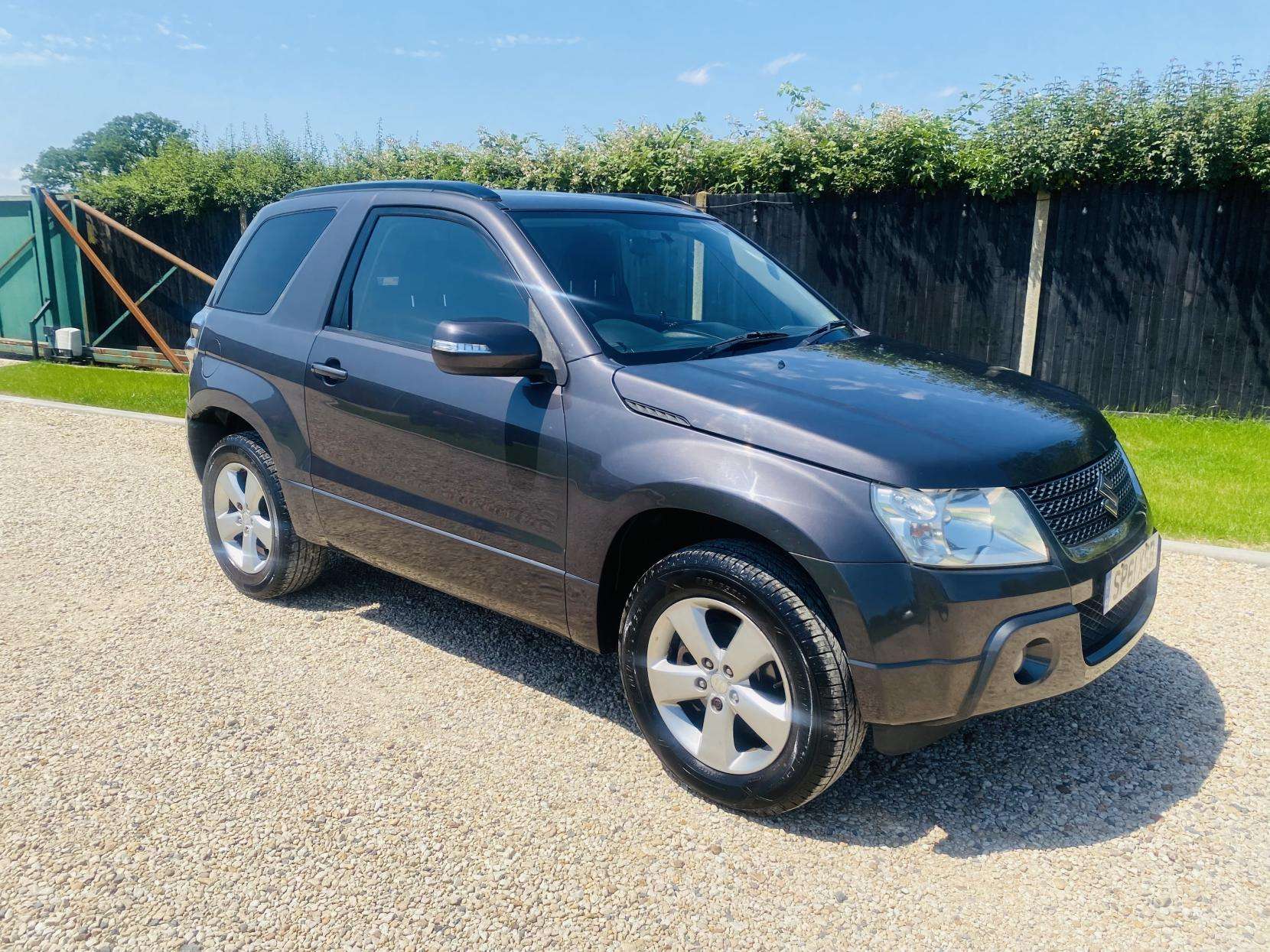 A 2011 SUZUKI GRAND VITARA 2.4 VVT SZ4 SUV 3dr Petrol Manual 4WD Euro 5 (169 ps) A 2011 SUZUKI GRAND VITARA 2.4 VVT SZ4 SUV 3dr Petrol Manual 4WD Euro 5 (169 ps)