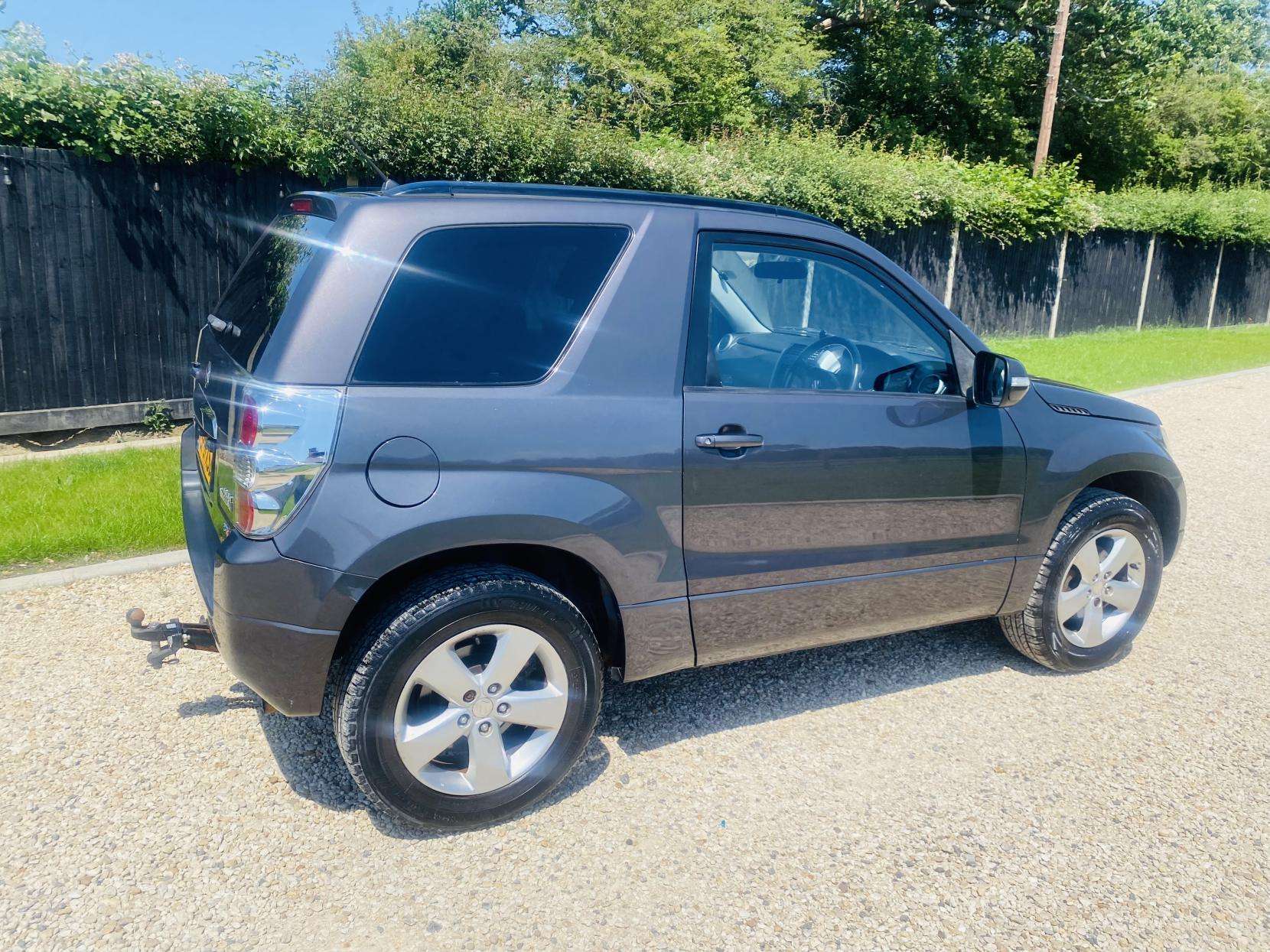 A 2011 SUZUKI GRAND VITARA 2.4 VVT SZ4 SUV 3dr Petrol Manual 4WD Euro 5 (169 ps) A 2011 SUZUKI GRAND VITARA 2.4 VVT SZ4 SUV 3dr Petrol Manual 4WD Euro 5 (169 ps)
