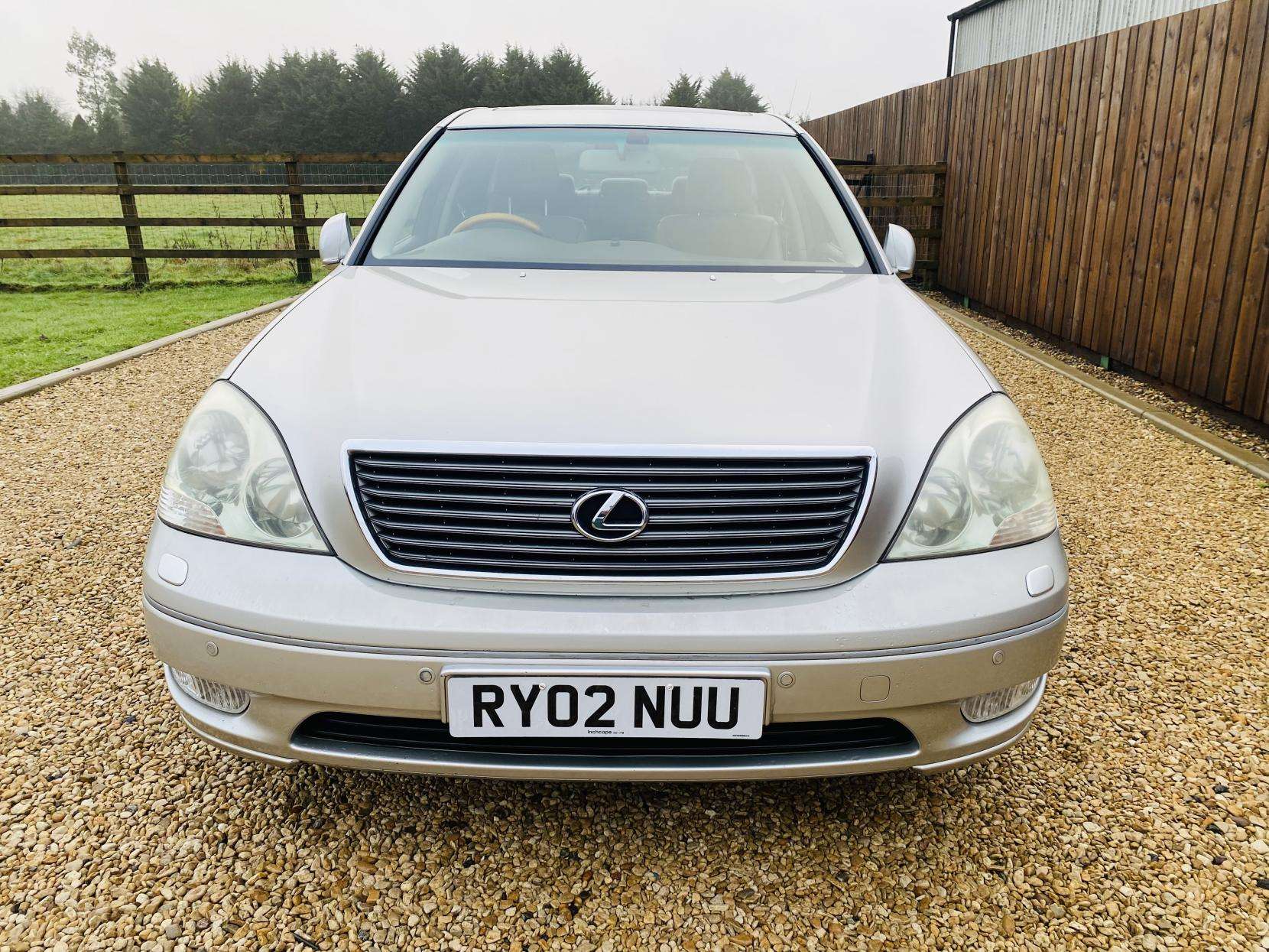 A 2002 LEXUS LS 4.3 430 Saloon 4dr Petrol Automatic (289 g/km, 280 bhp) A 2002 LEXUS LS 4.3 430 Saloon 4dr Petrol Automatic (289 g/km, 280 bhp)